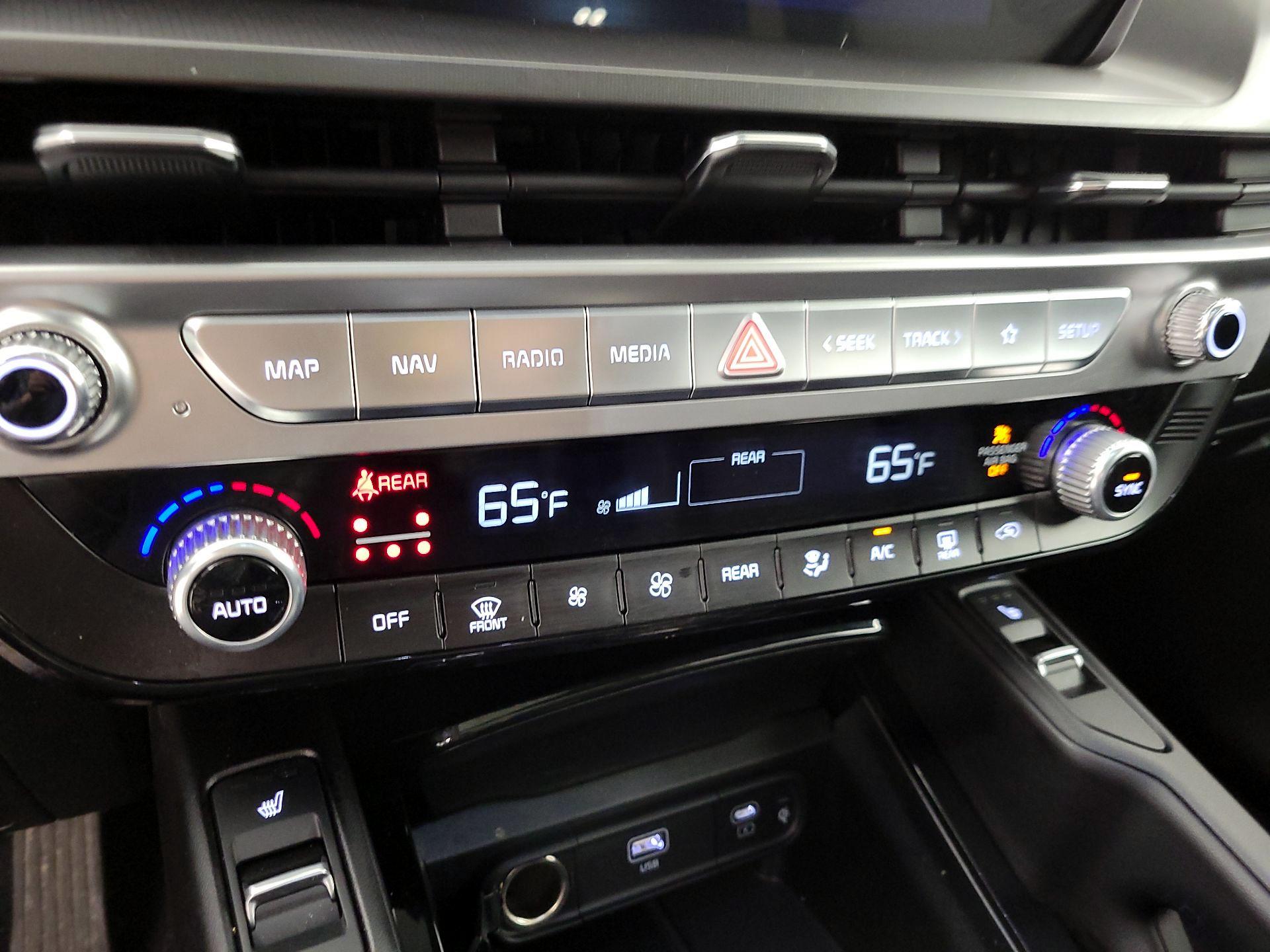 Thumbnail: 2025 Kia Telluride - 17