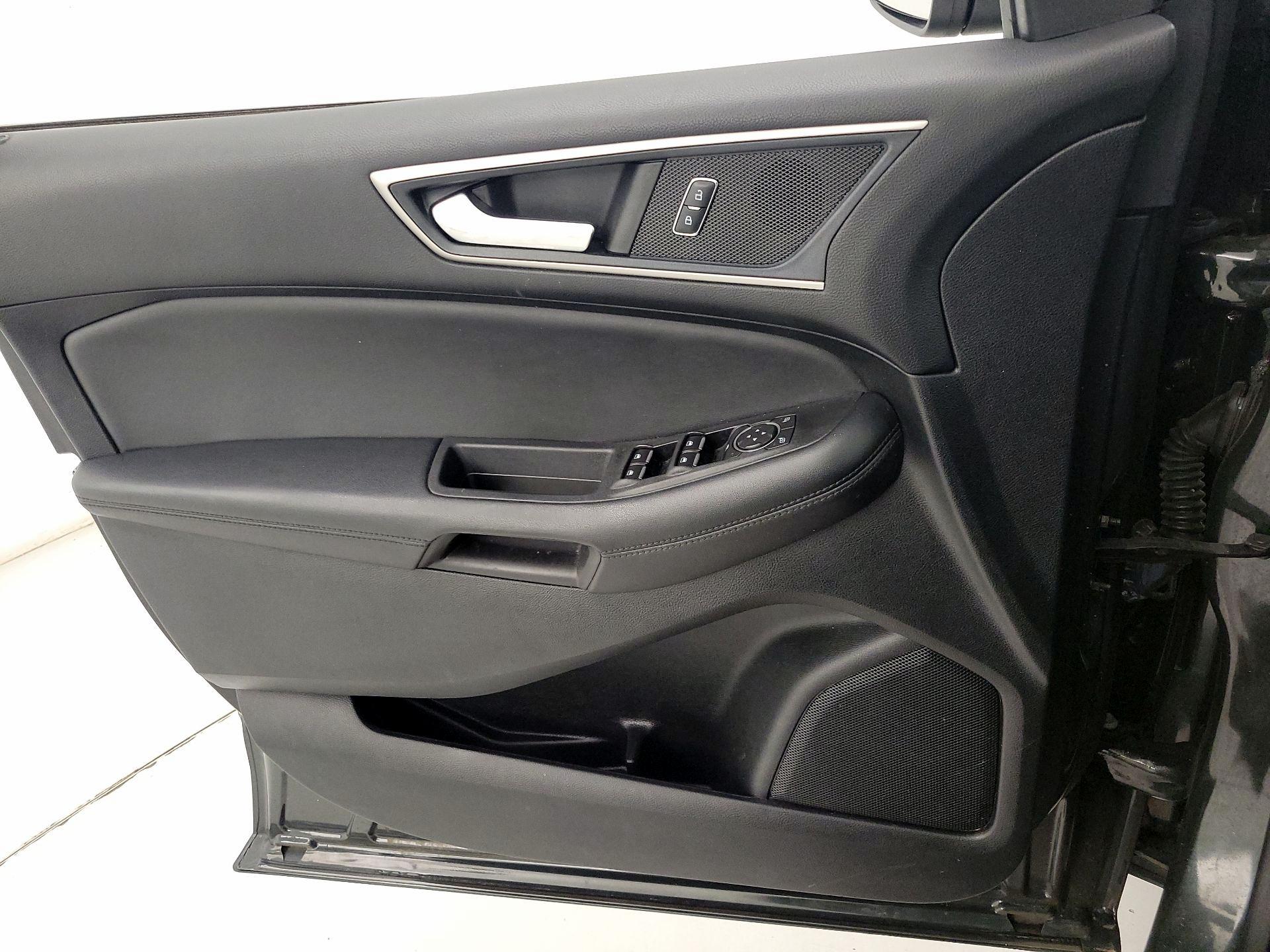 Thumbnail: 2022 Ford Edge - 12