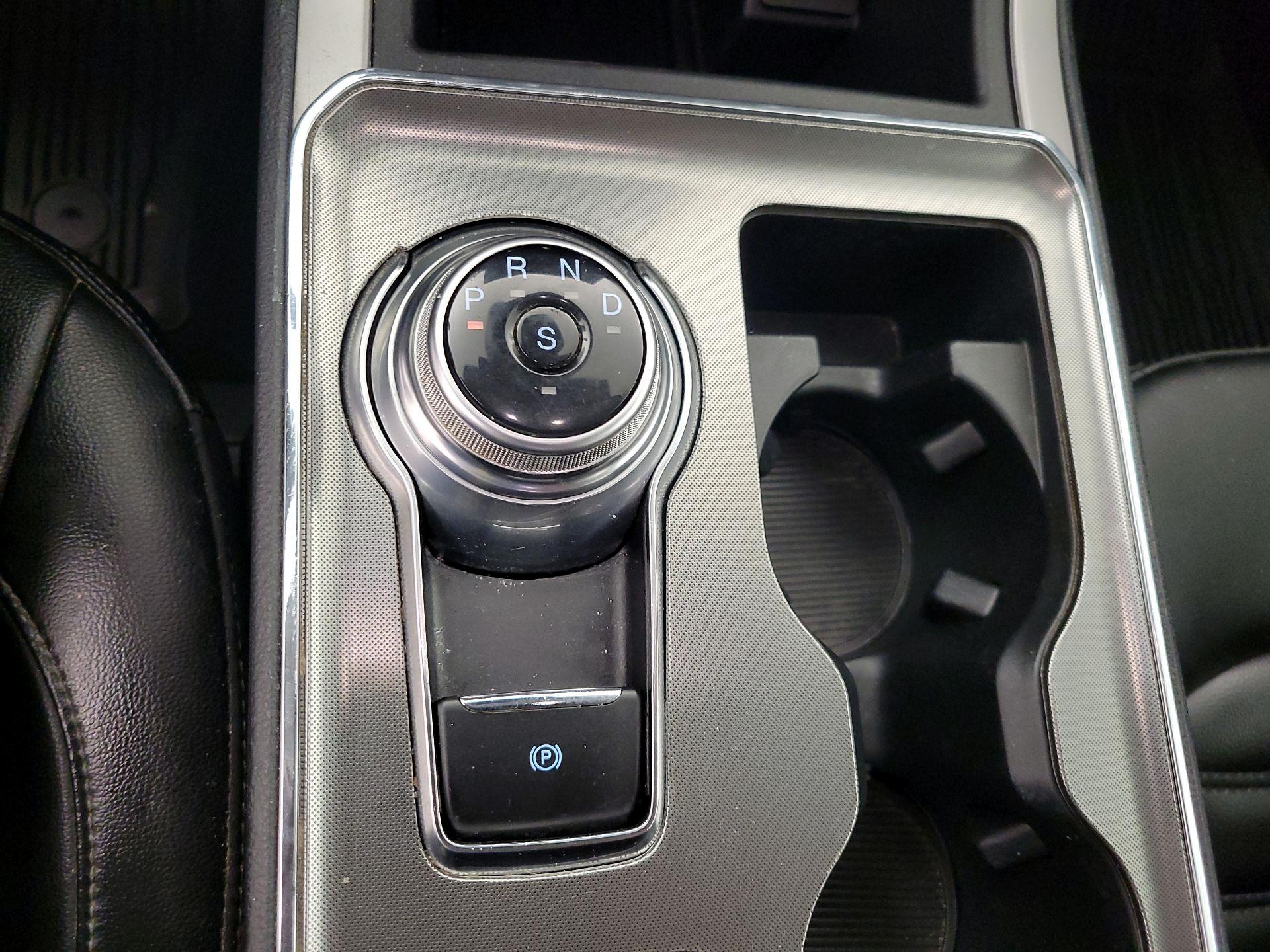 Thumbnail: 2022 Ford Edge - 17