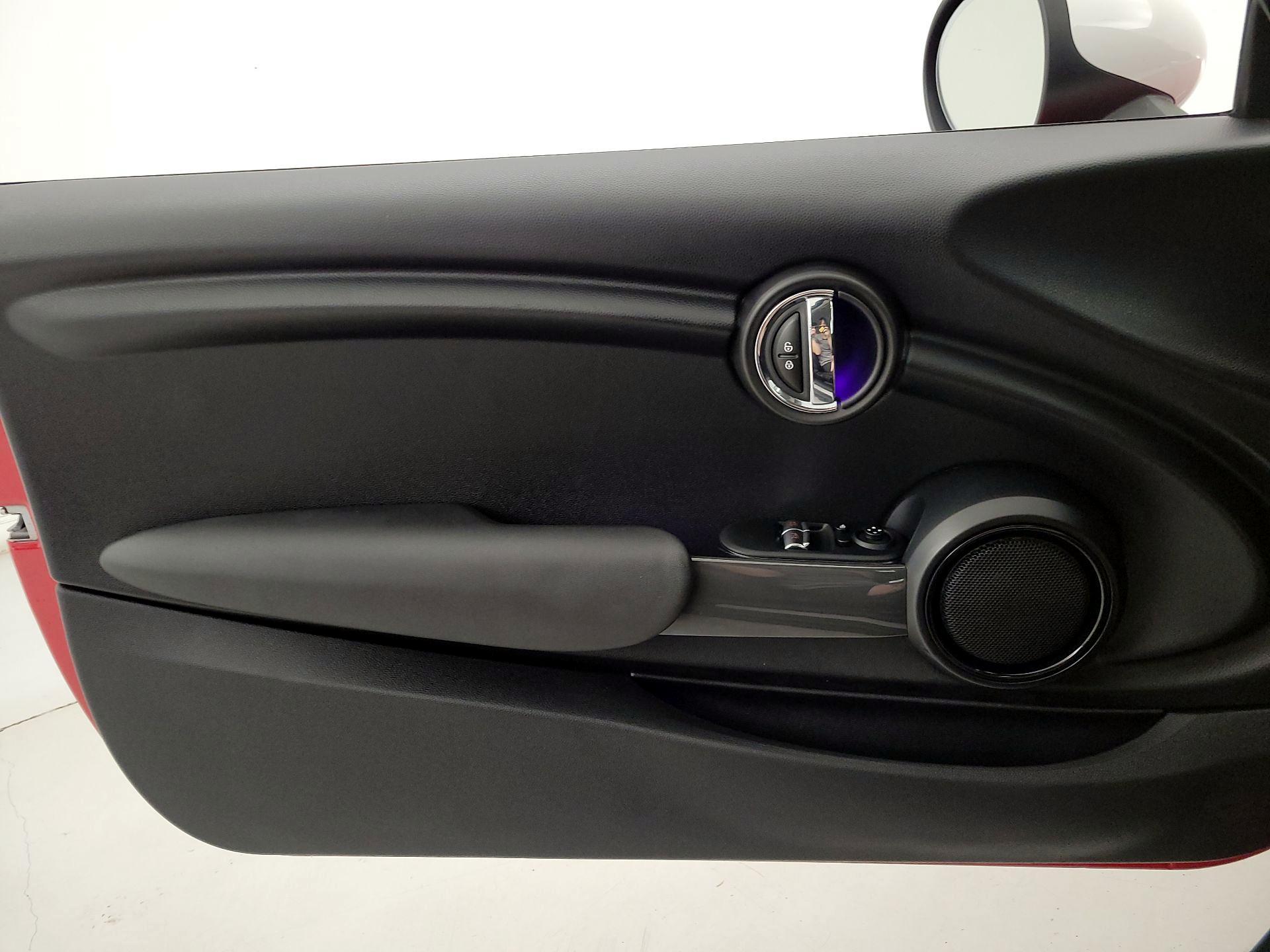 Thumbnail: 2016 MINI Cooper Hardtop - 12