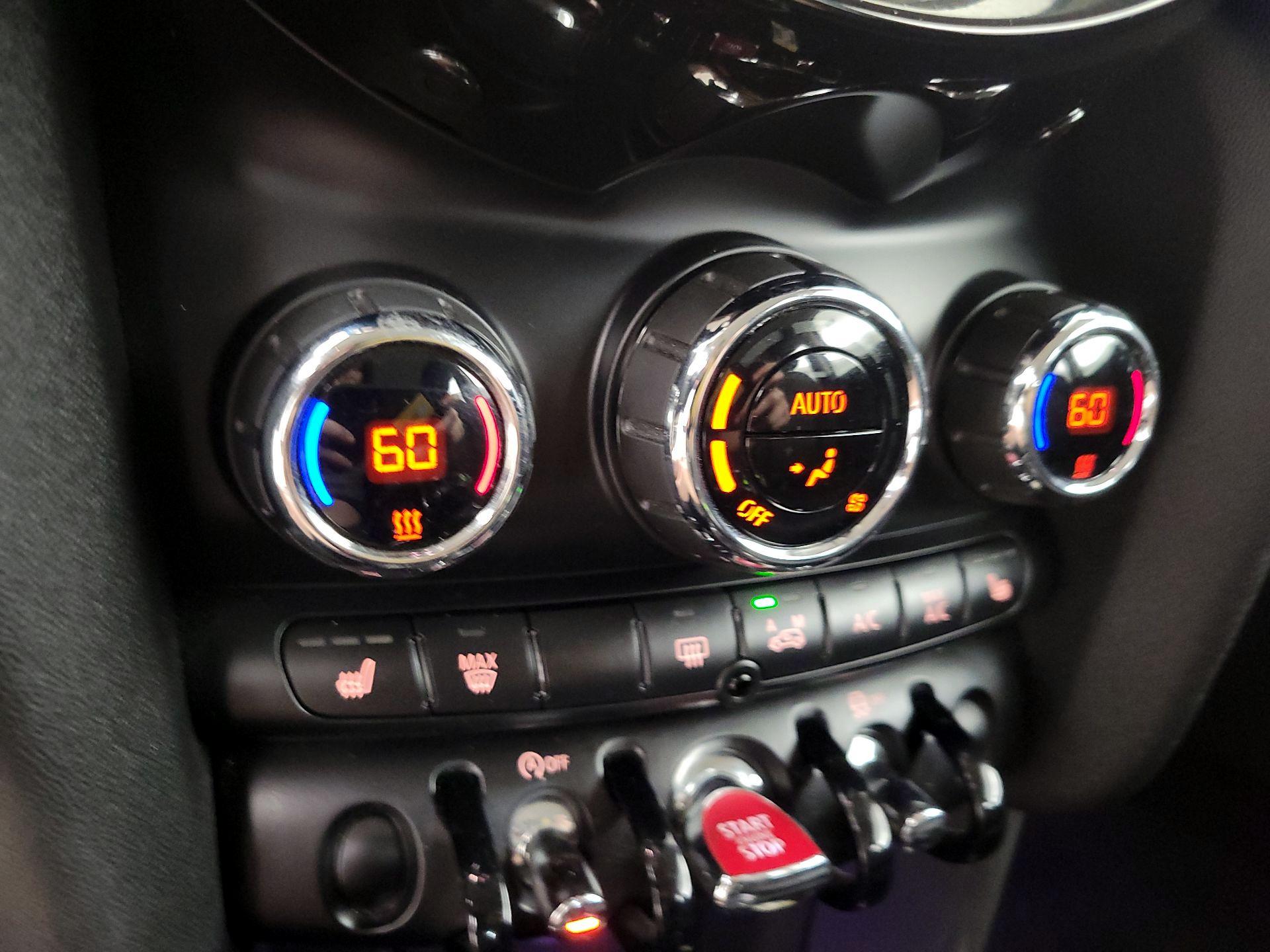 Thumbnail: 2016 MINI Cooper Hardtop - 15