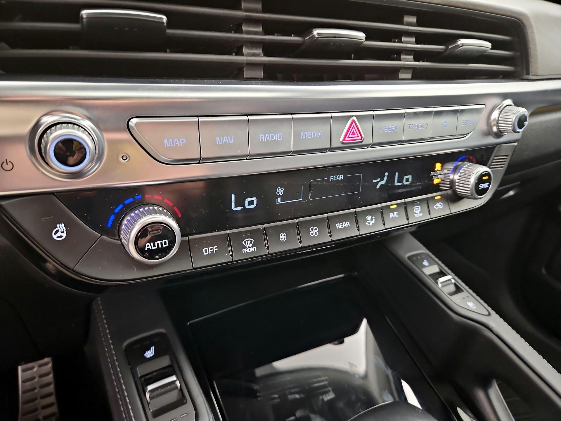 Thumbnail: 2021 Kia Telluride - 17