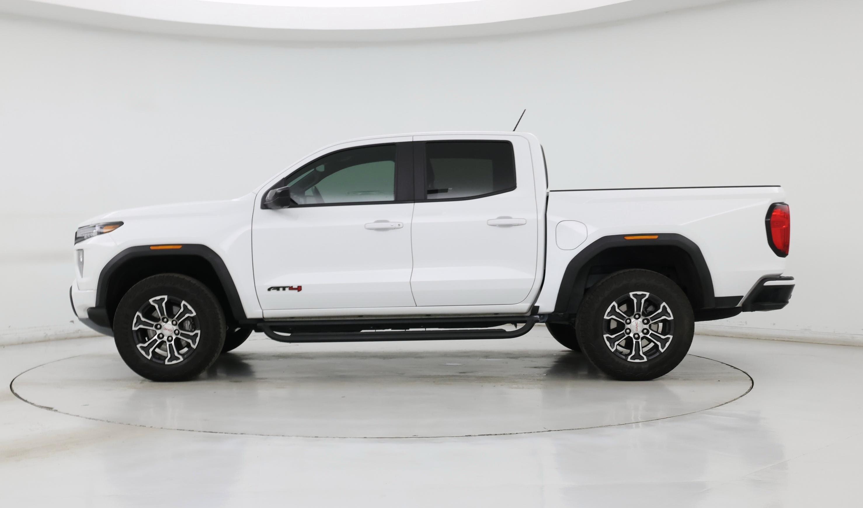 Thumbnail: 2024 GMC Canyon - 3