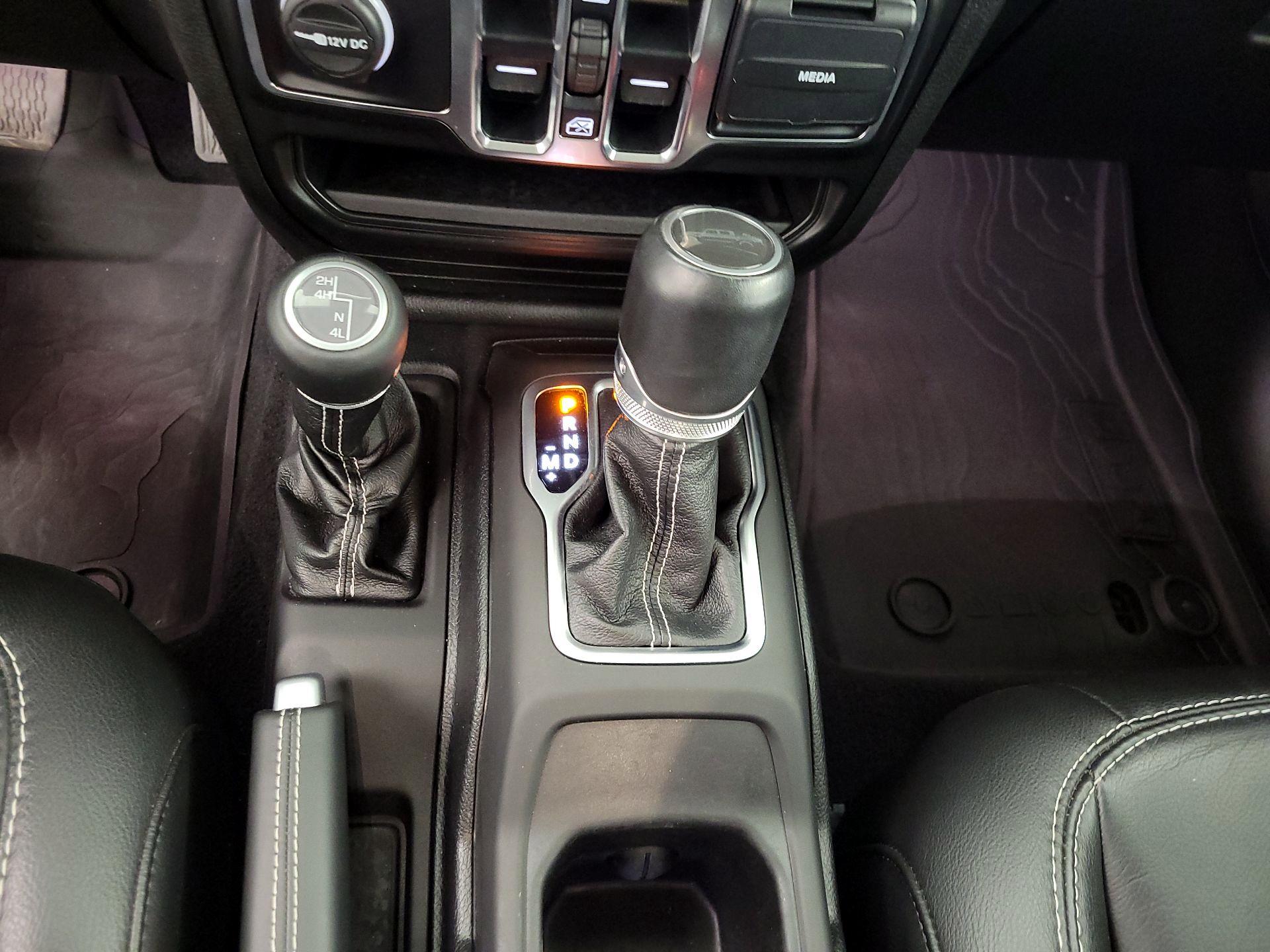 Thumbnail: 2020 Jeep Gladiator - 18