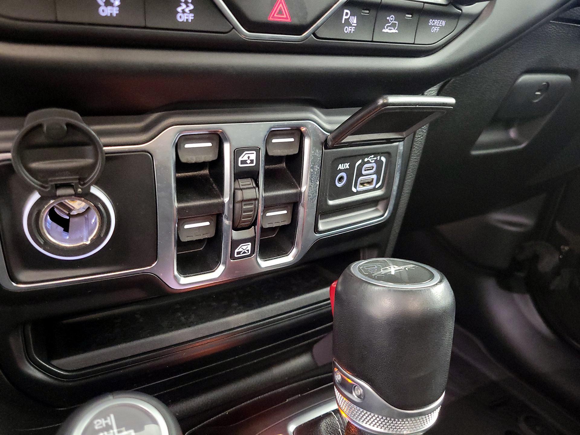 Thumbnail: 2020 Jeep Gladiator - 19