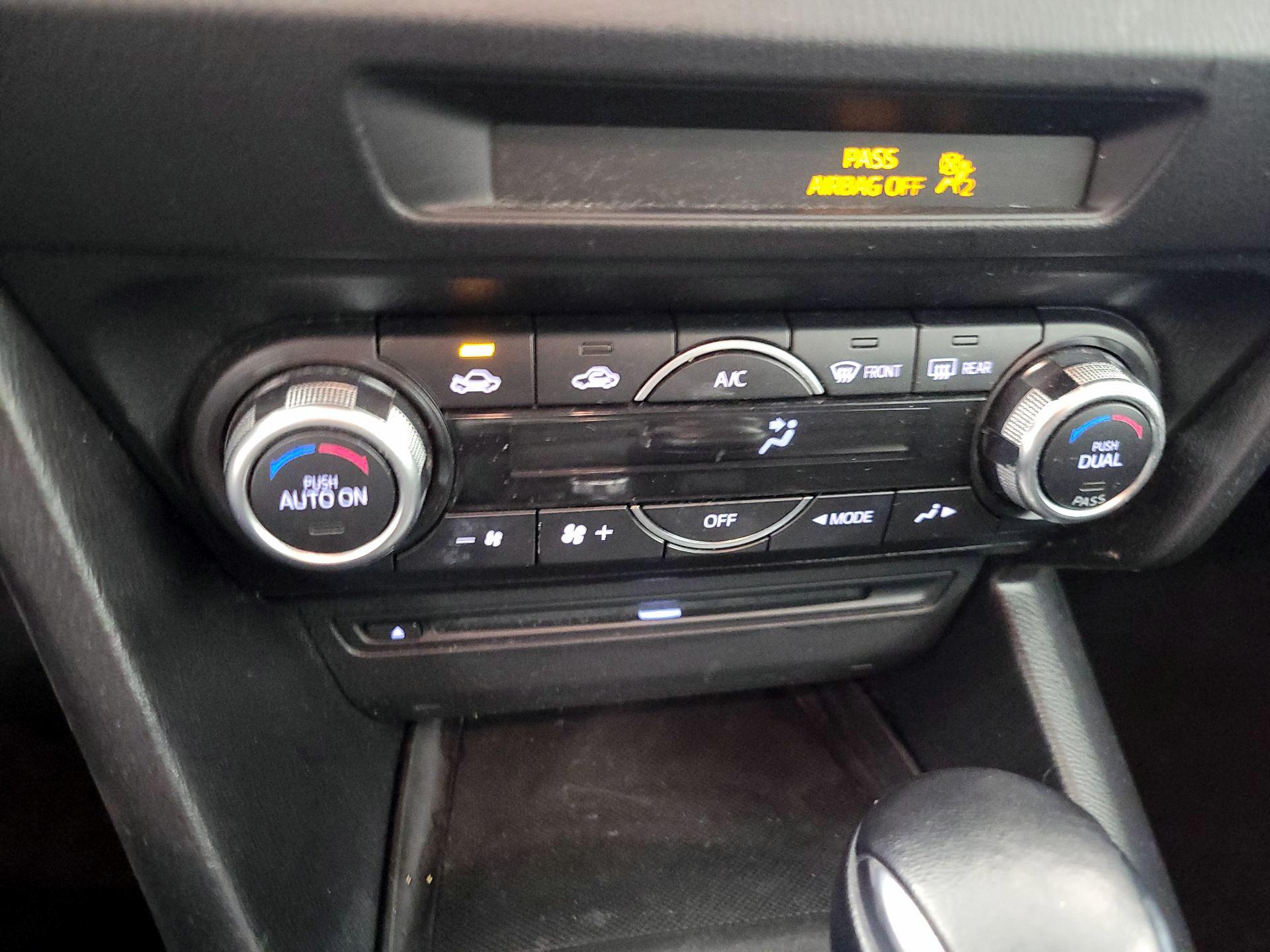 Thumbnail: 2015 Mazda Mazda3 - 16