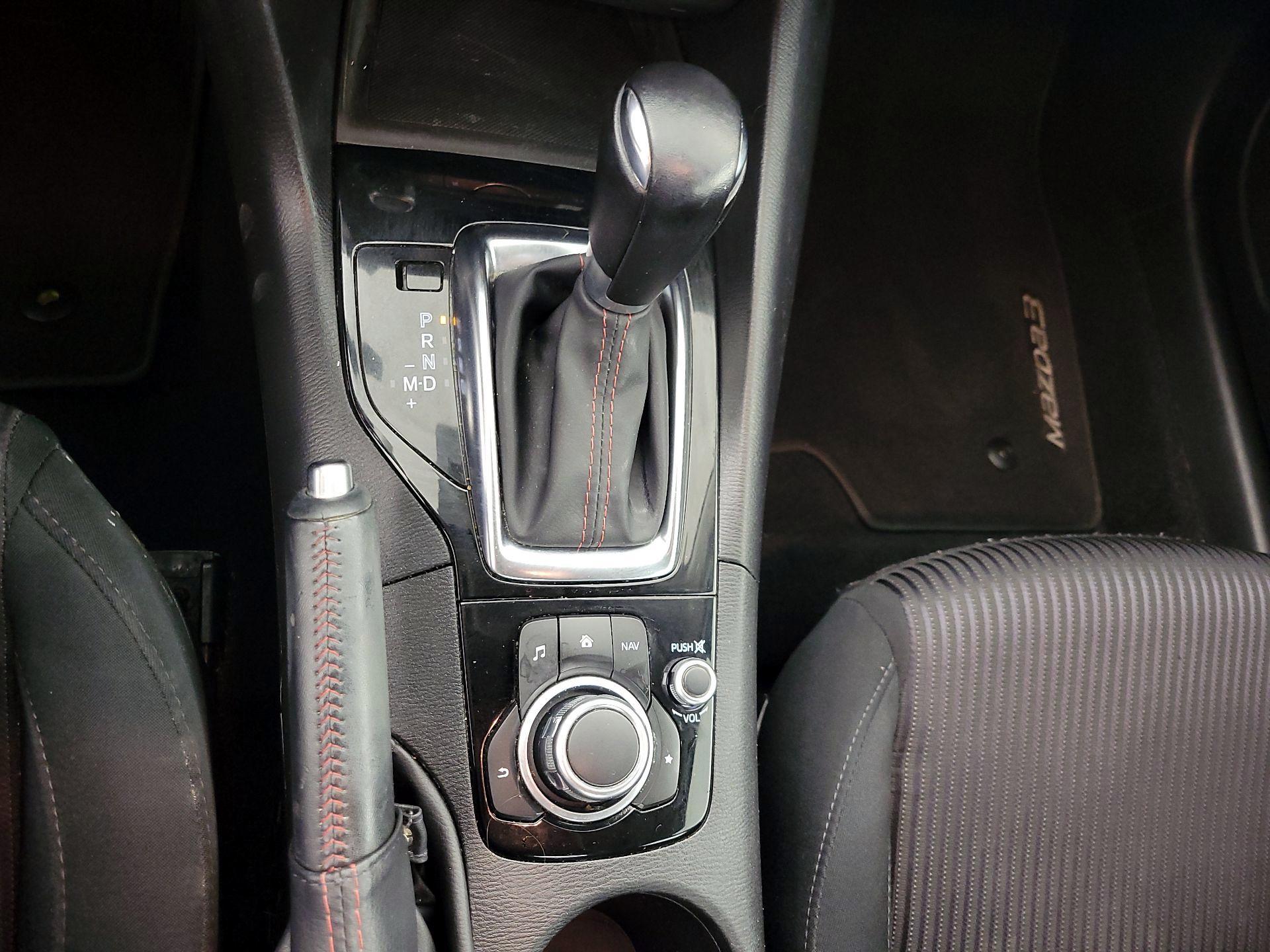 Thumbnail: 2015 Mazda Mazda3 - 17