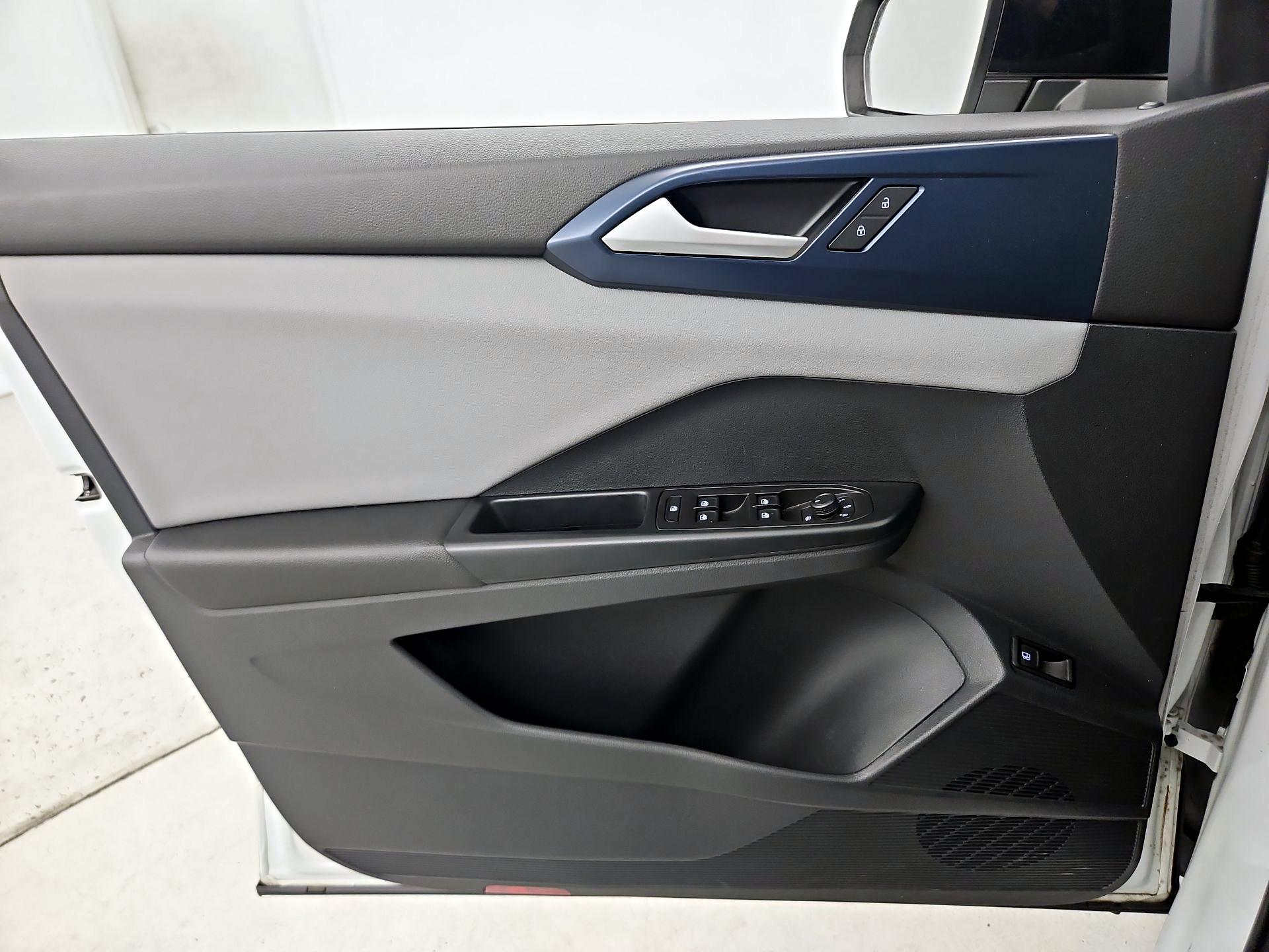 Thumbnail: 2023 Volkswagen Taos - 12