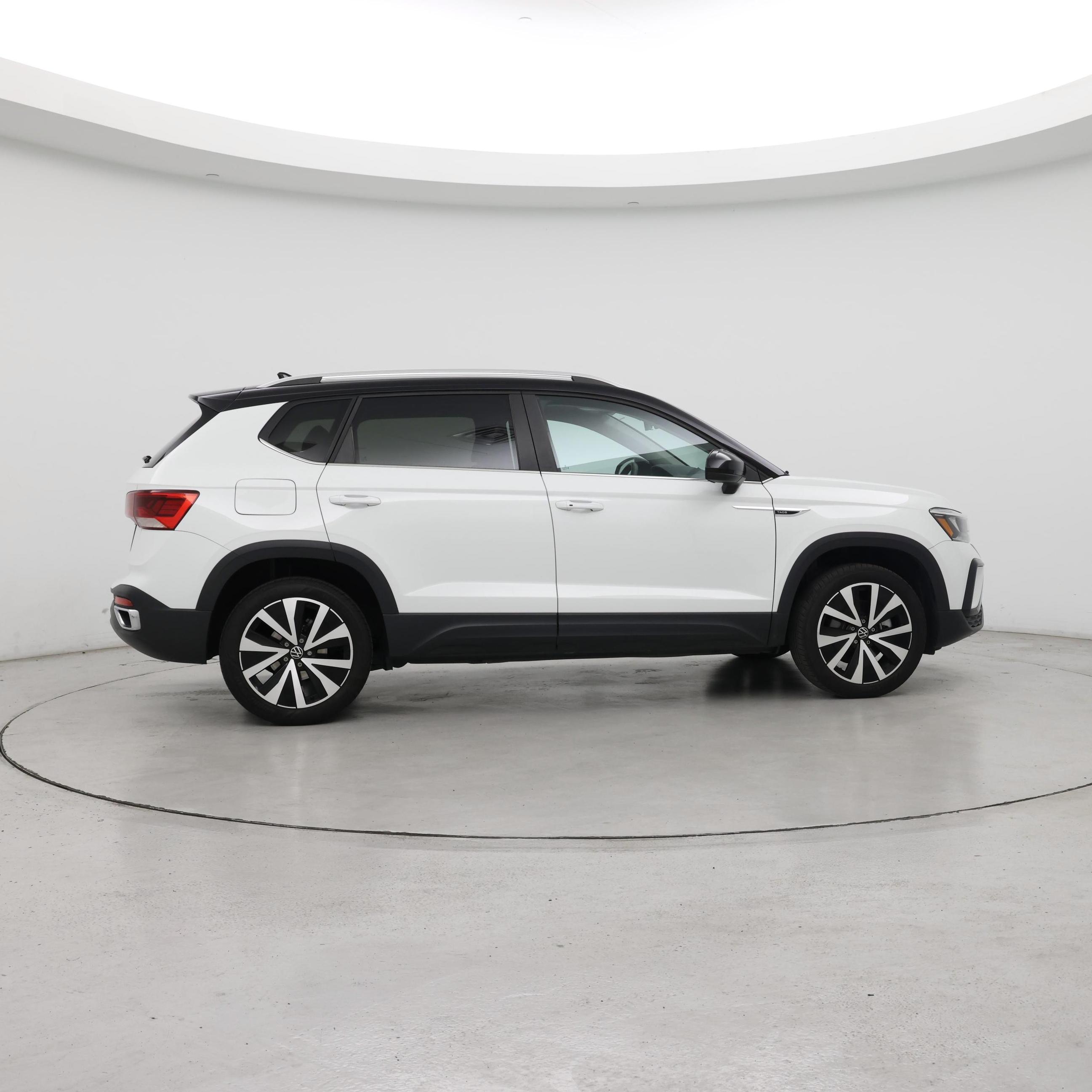 Thumbnail: 2023 Volkswagen Taos - 7