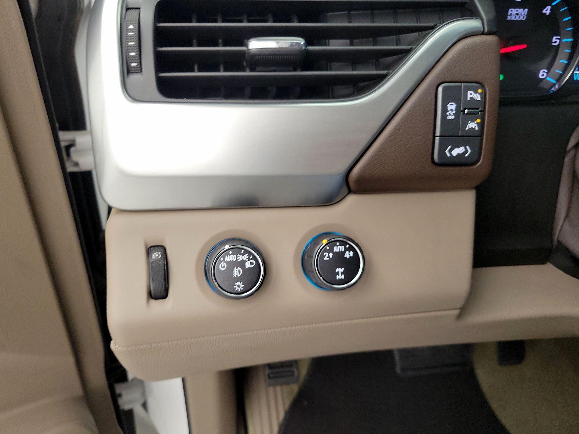 Thumbnail: 2016 Chevrolet Tahoe - 13