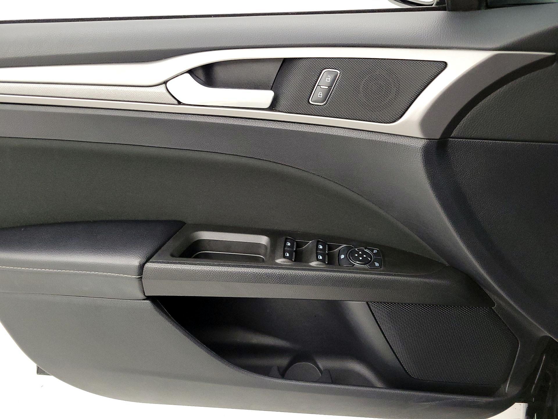 Thumbnail: 2020 Ford Fusion - 12