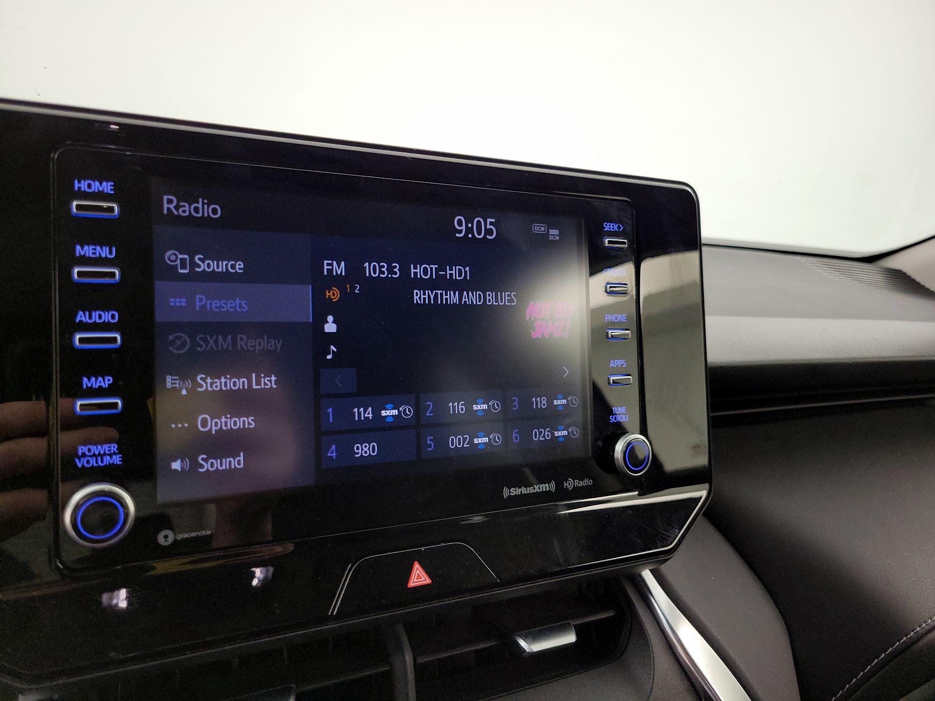 Thumbnail: 2021 Toyota Venza - 15