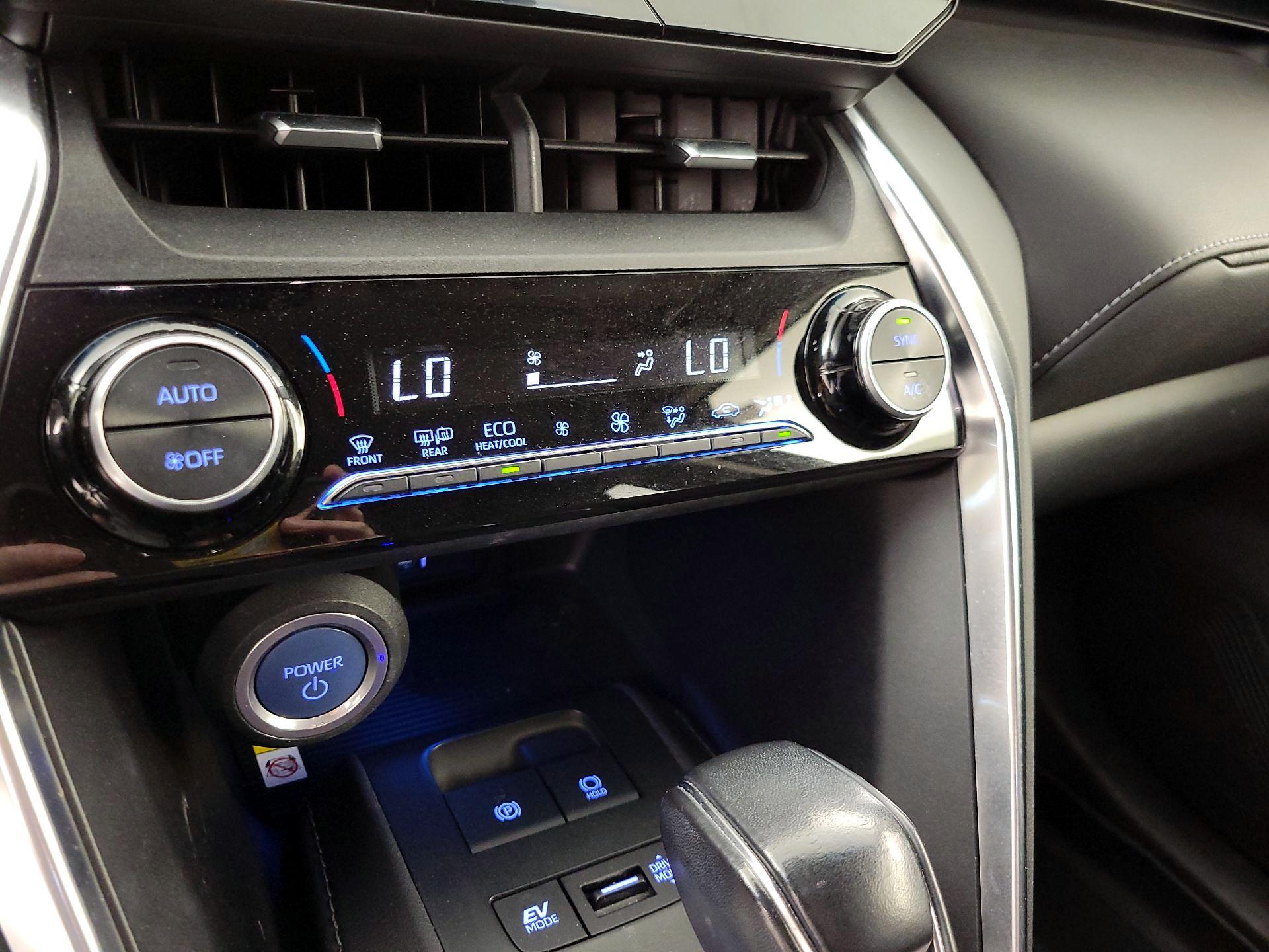 Thumbnail: 2021 Toyota Venza - 16