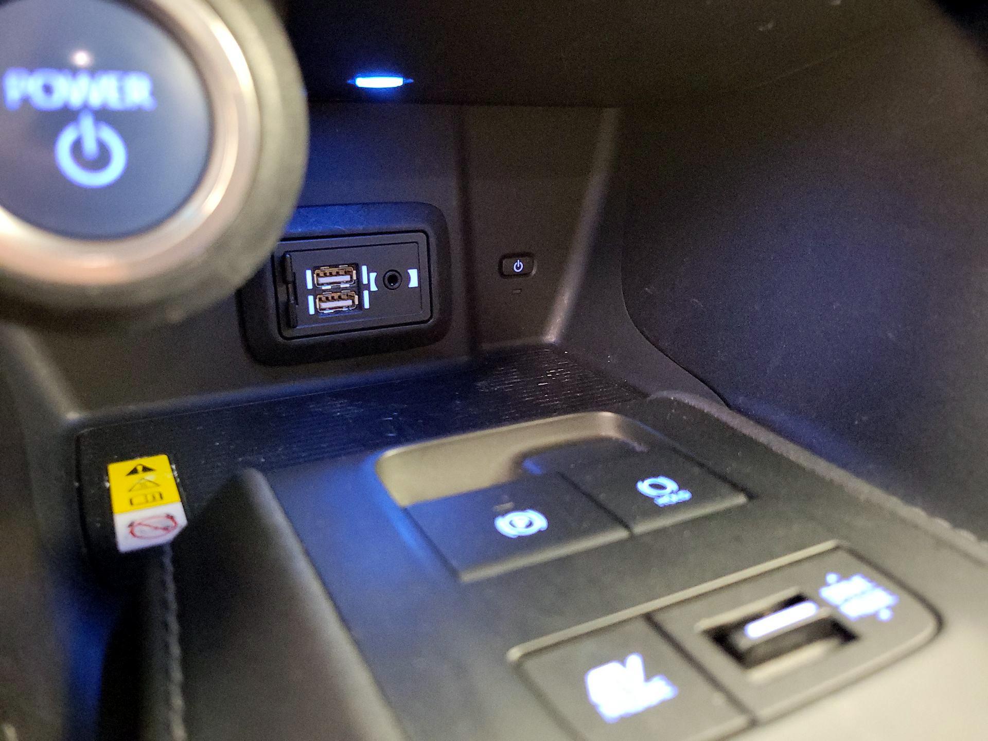 Thumbnail: 2021 Toyota Venza - 18