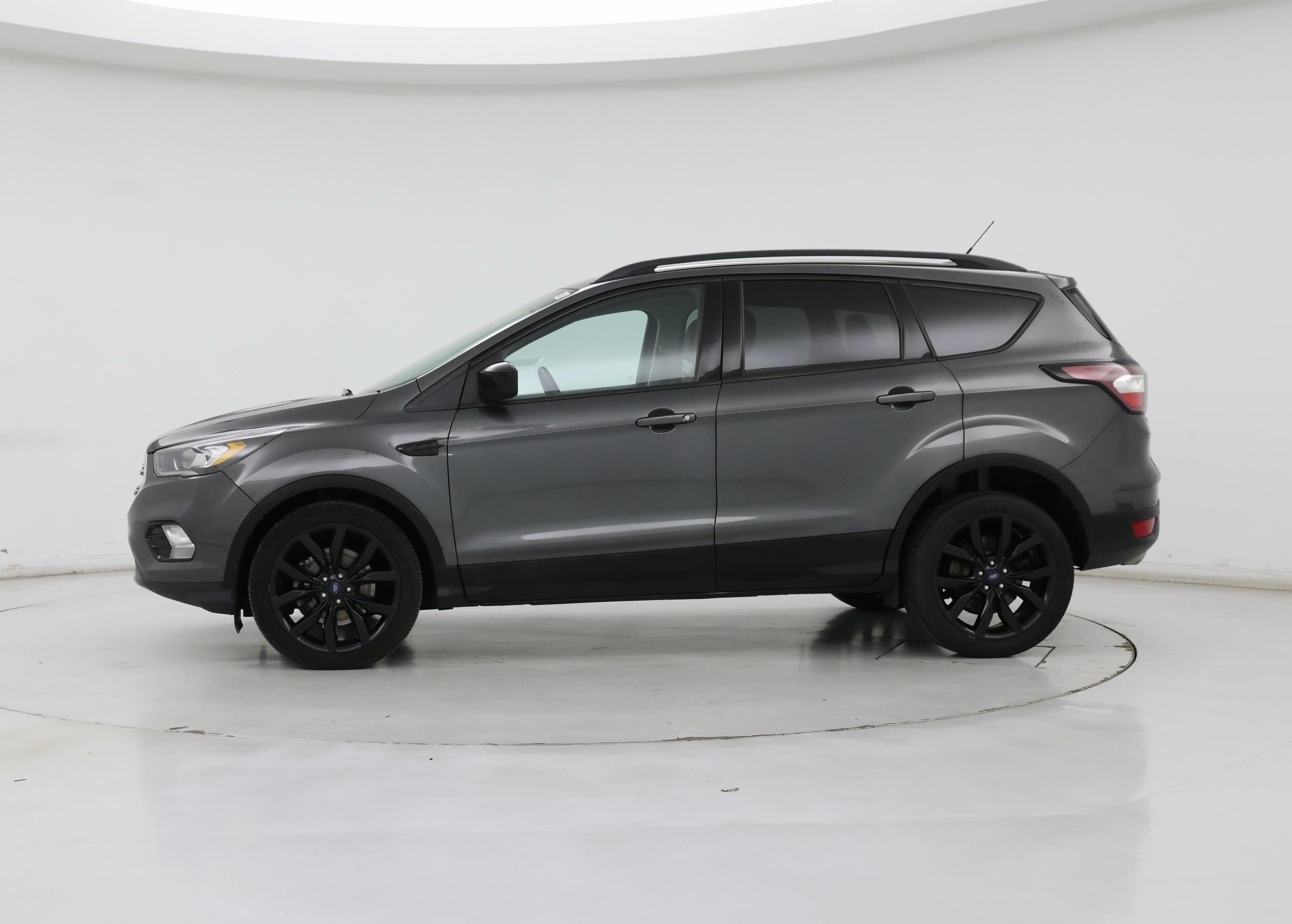 Thumbnail: 2017 Ford Escape - 3