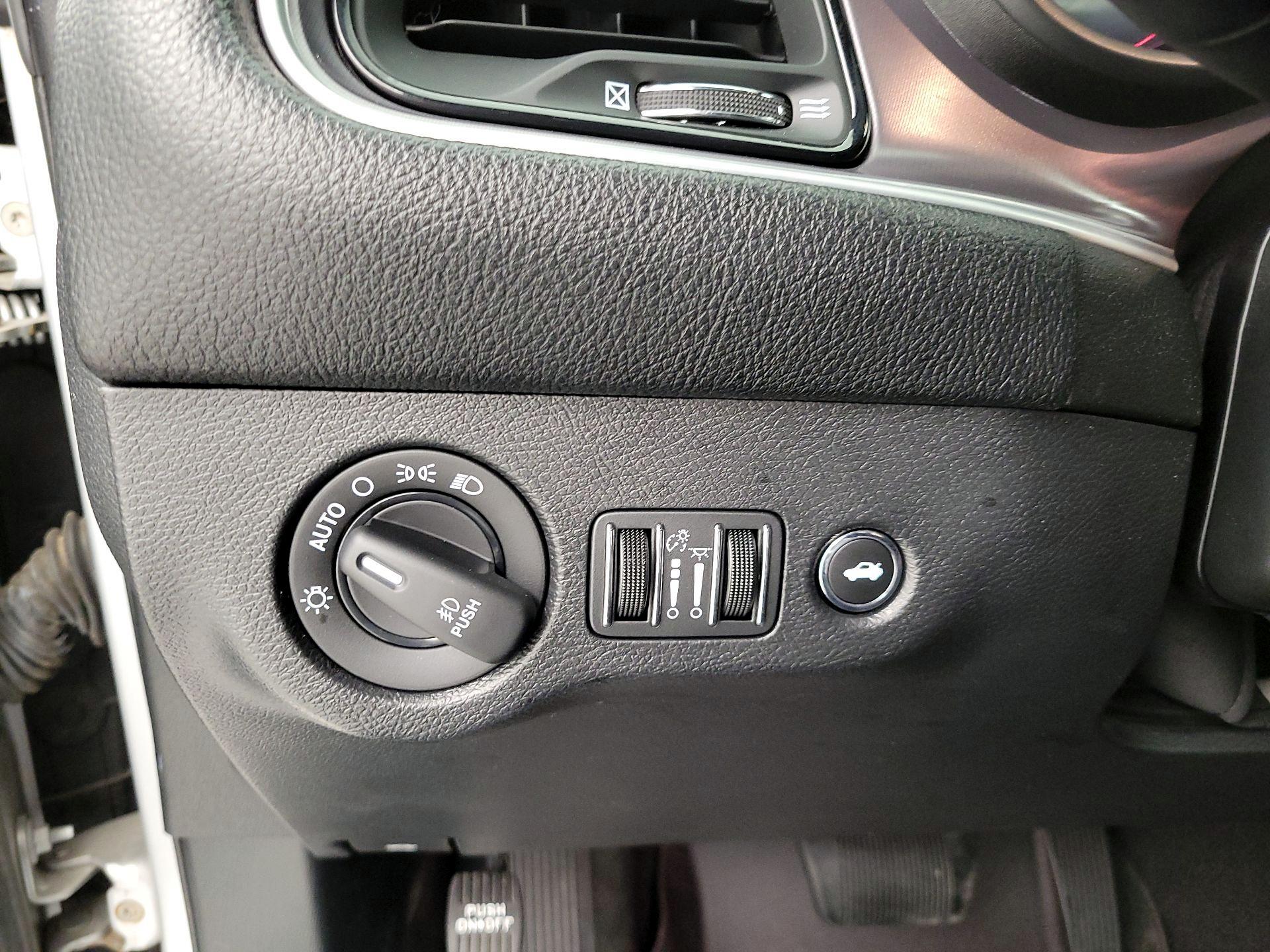 Thumbnail: 2019 Dodge Challenger - 13