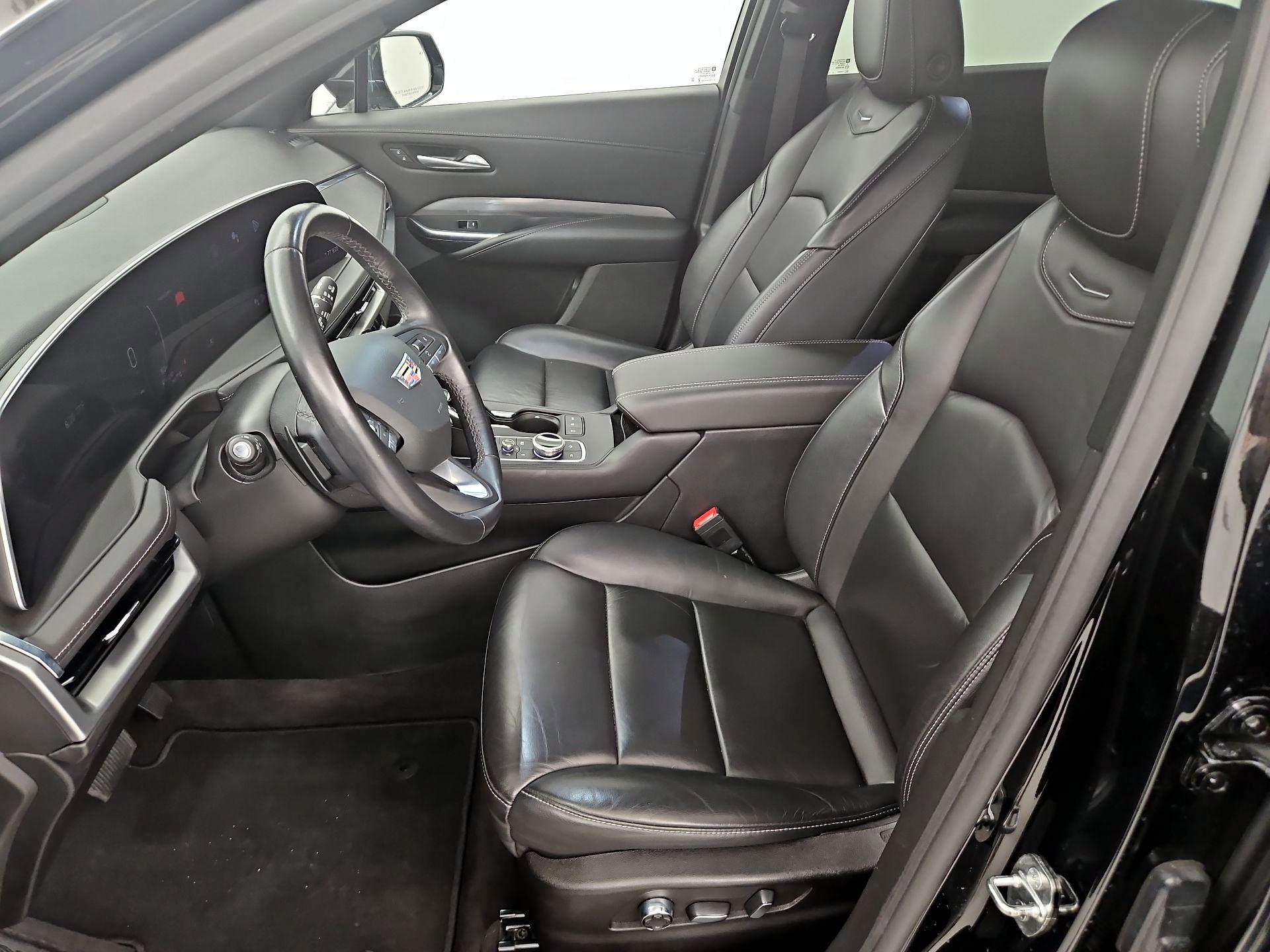 Thumbnail: 2024 Cadillac XT4 - 11