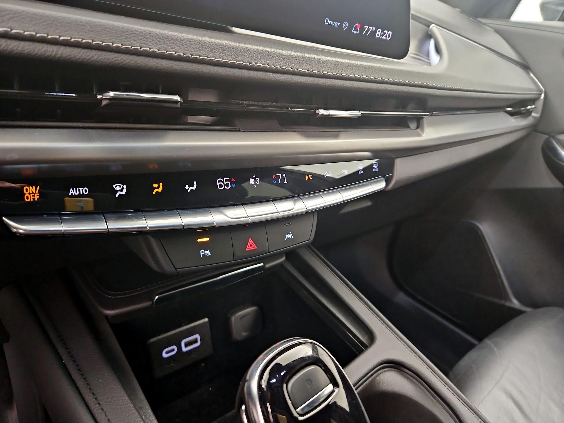 Thumbnail: 2024 Cadillac XT4 - 16