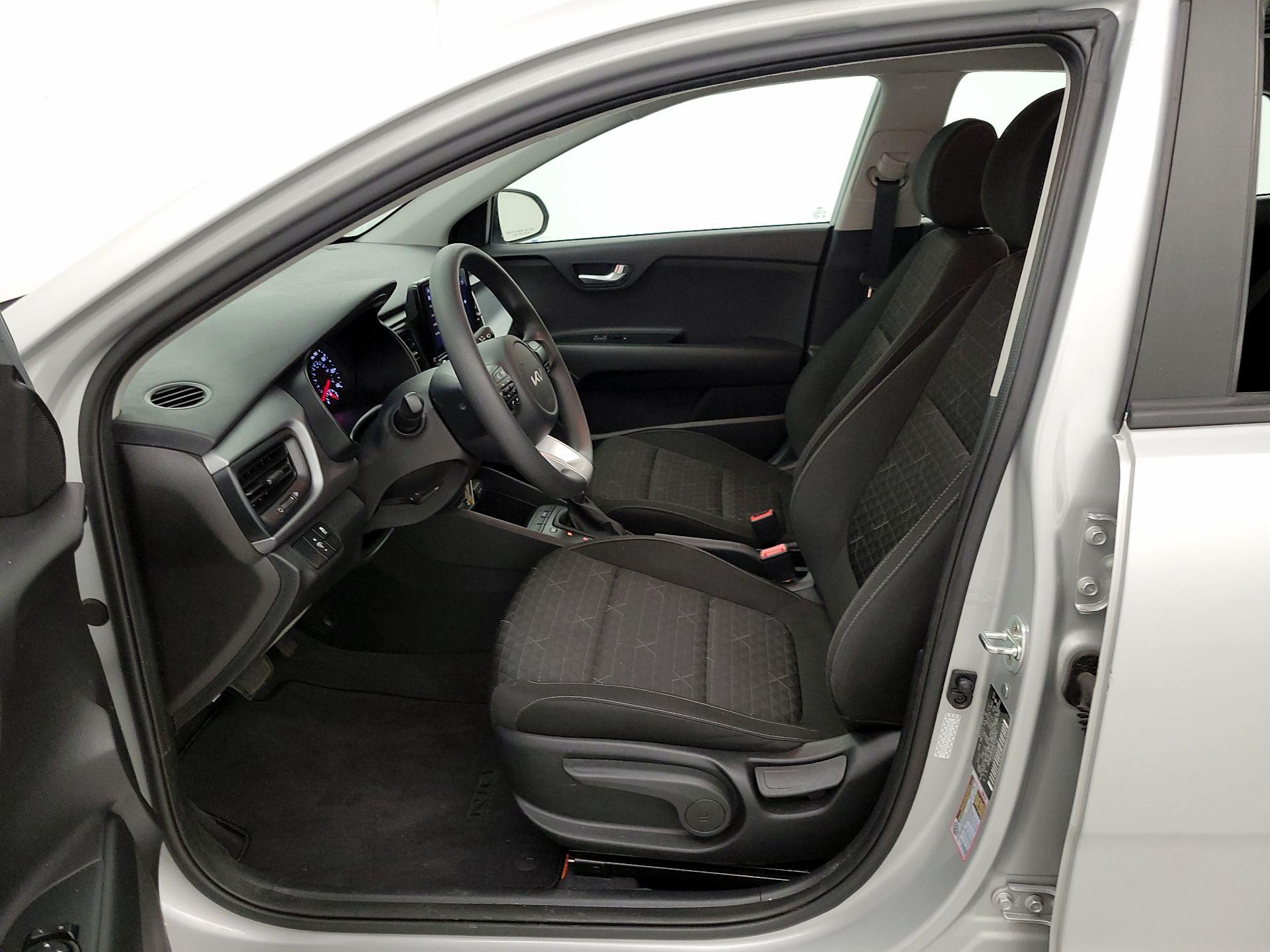 Thumbnail: 2022 Kia Rio - 11