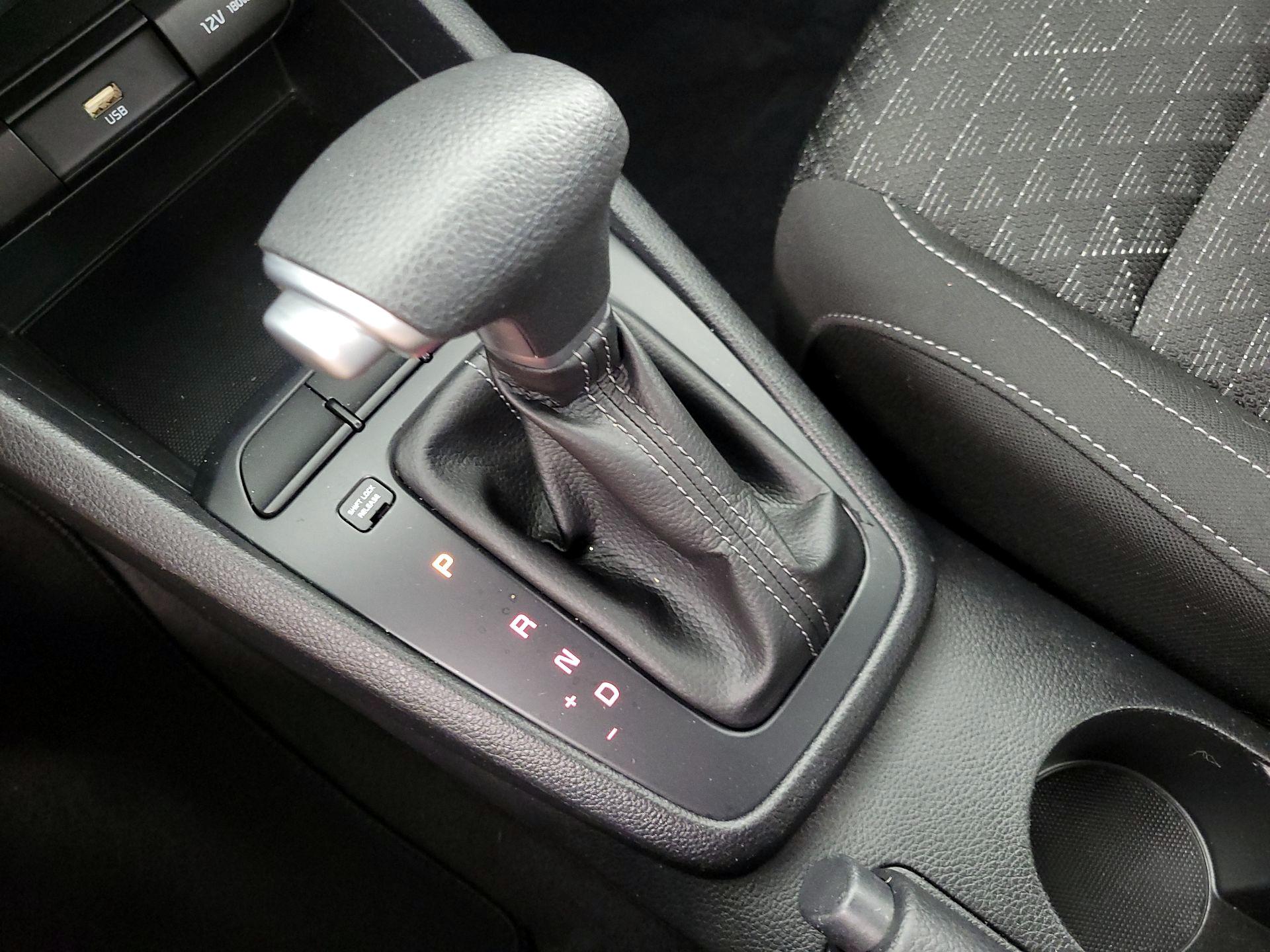 Thumbnail: 2022 Kia Rio - 17