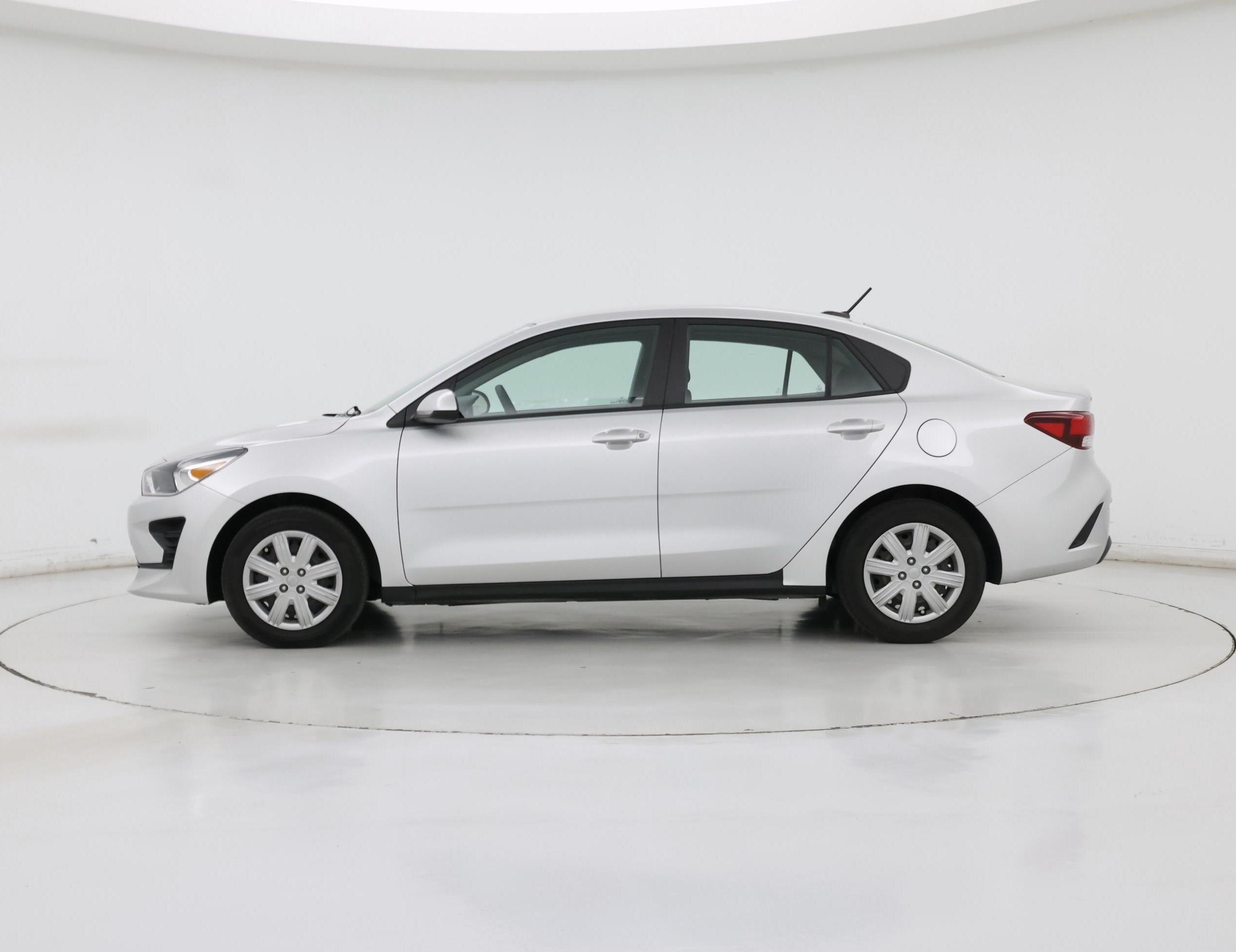 Thumbnail: 2022 Kia Rio - 3