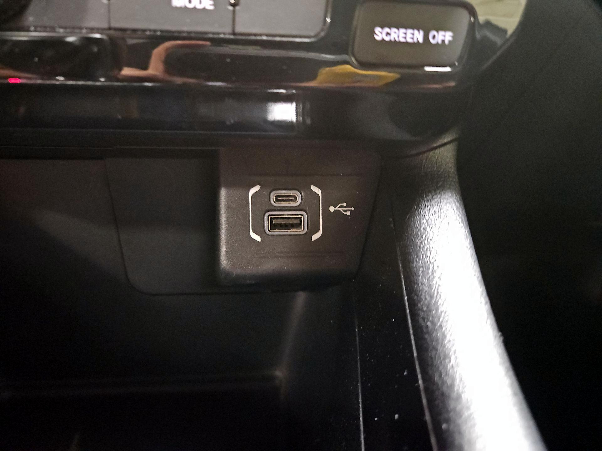 Thumbnail: 2024 Jeep Compass - 18