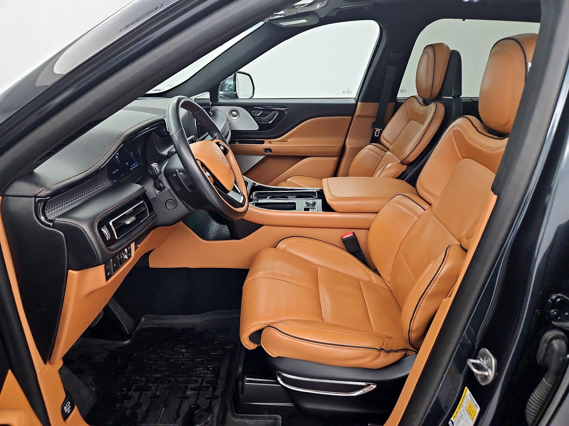 Thumbnail: 2020 Lincoln Aviator - 11