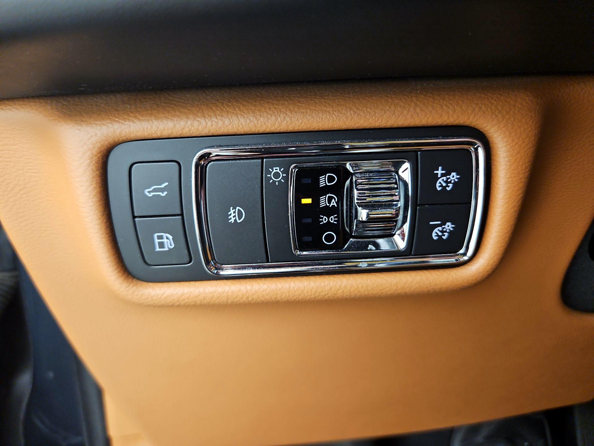 Thumbnail: 2020 Lincoln Aviator - 13