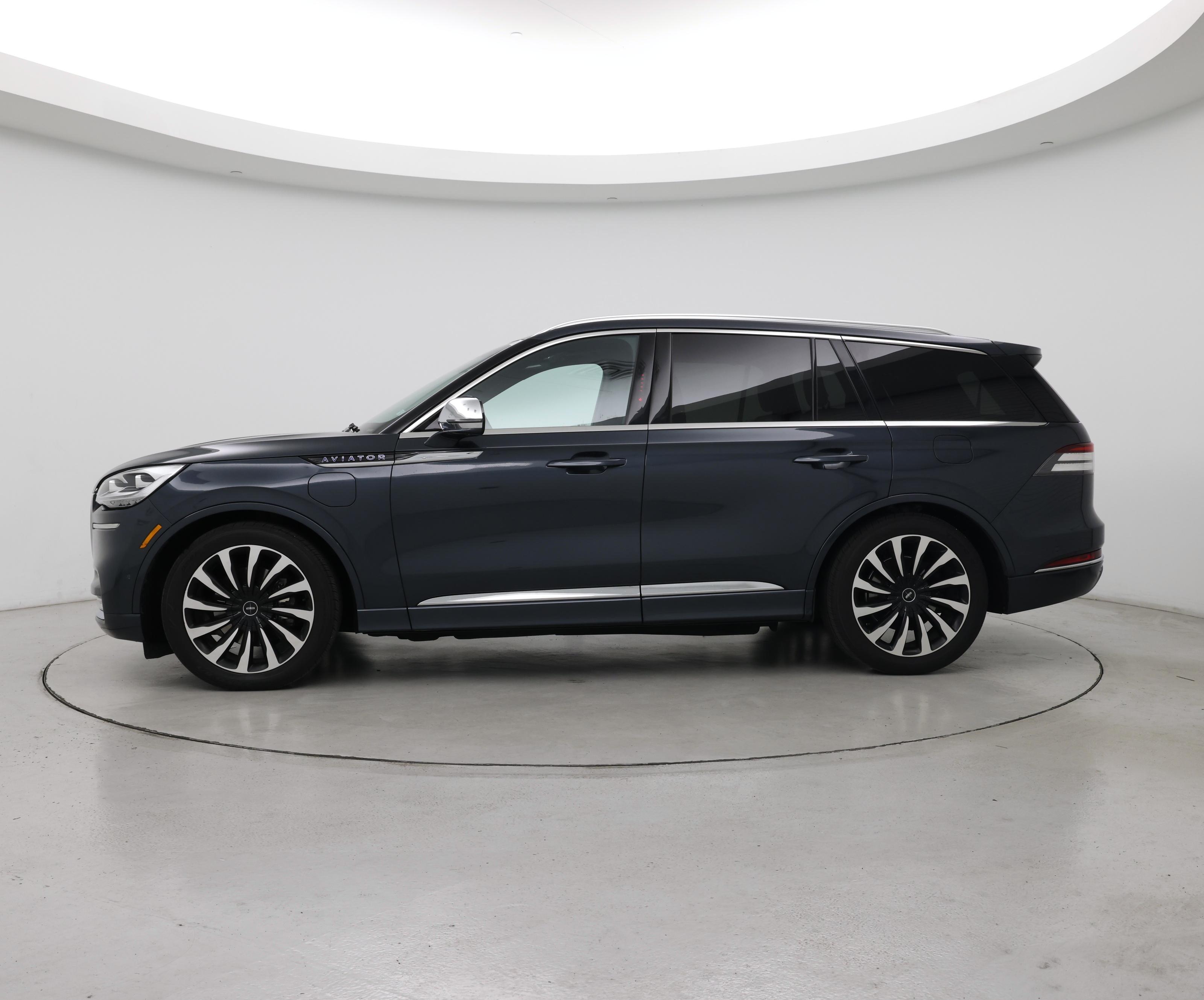 Thumbnail: 2020 Lincoln Aviator - 3