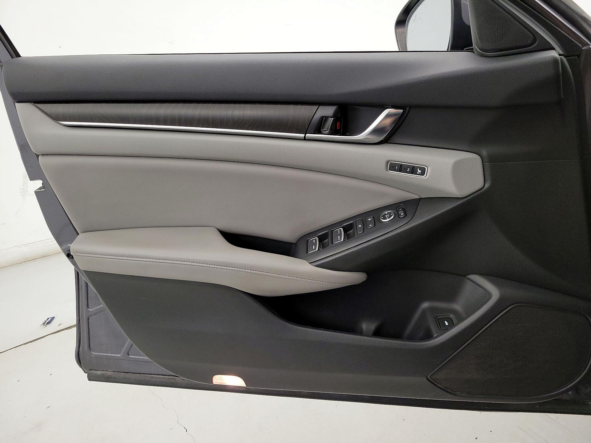 Thumbnail: 2018 Honda Accord - 12