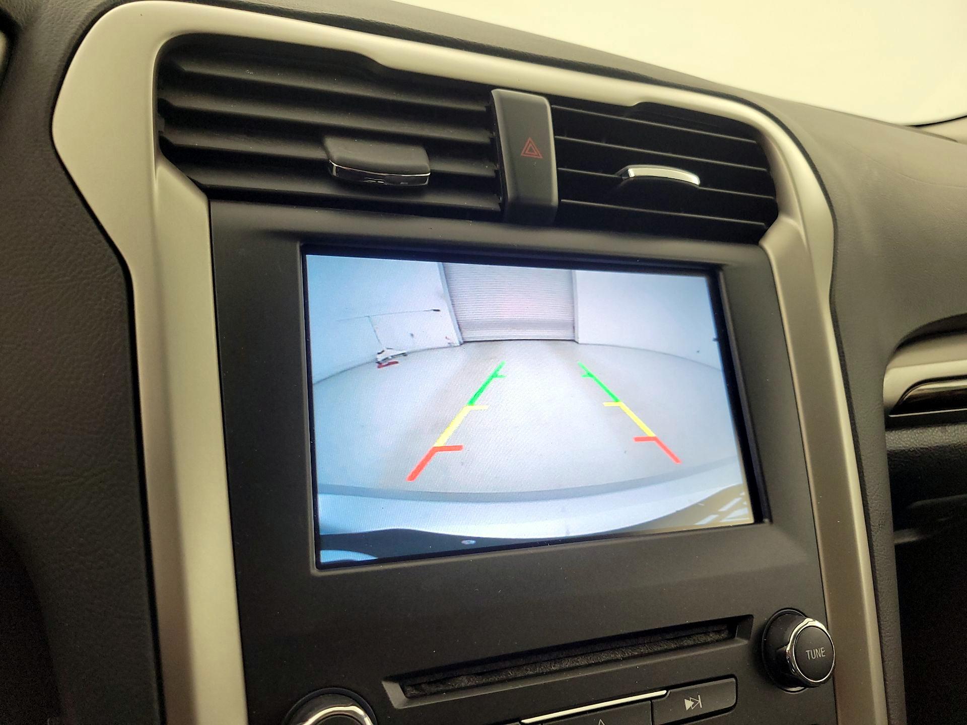 Thumbnail: 2016 Ford Fusion - 14