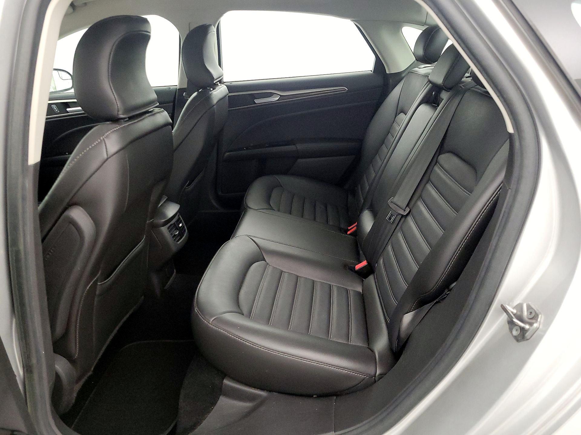 Thumbnail: 2016 Ford Fusion - 19