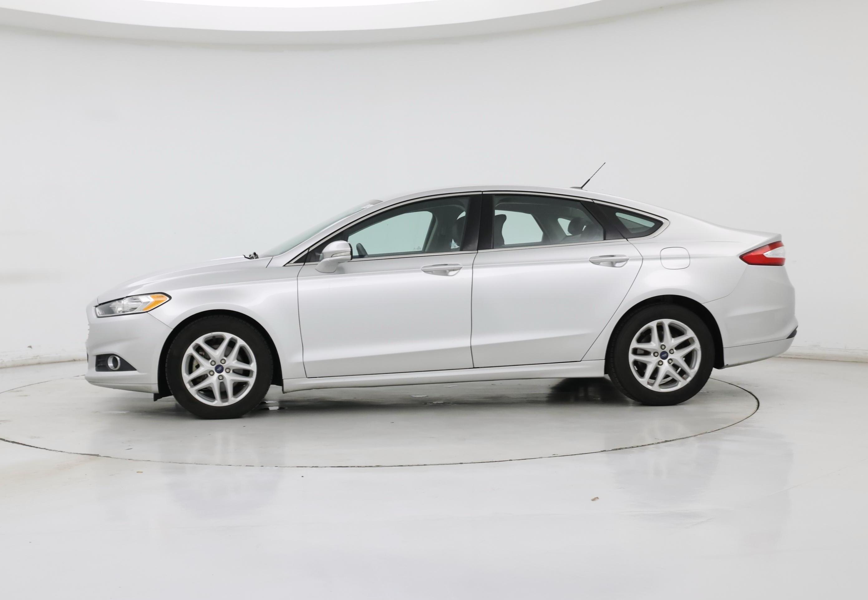 Thumbnail: 2016 Ford Fusion - 3