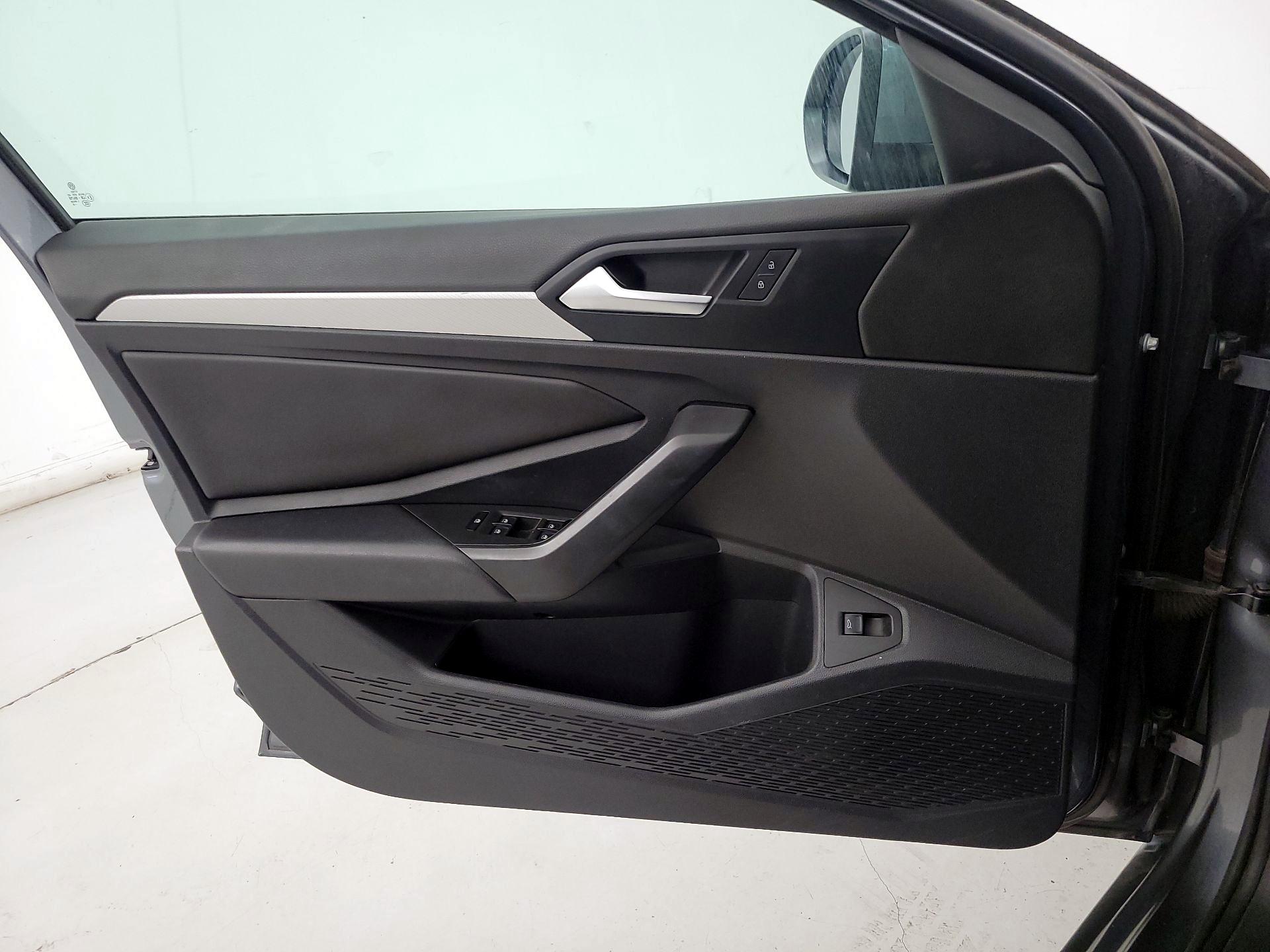 Thumbnail: 2019 Volkswagen Jetta - 12