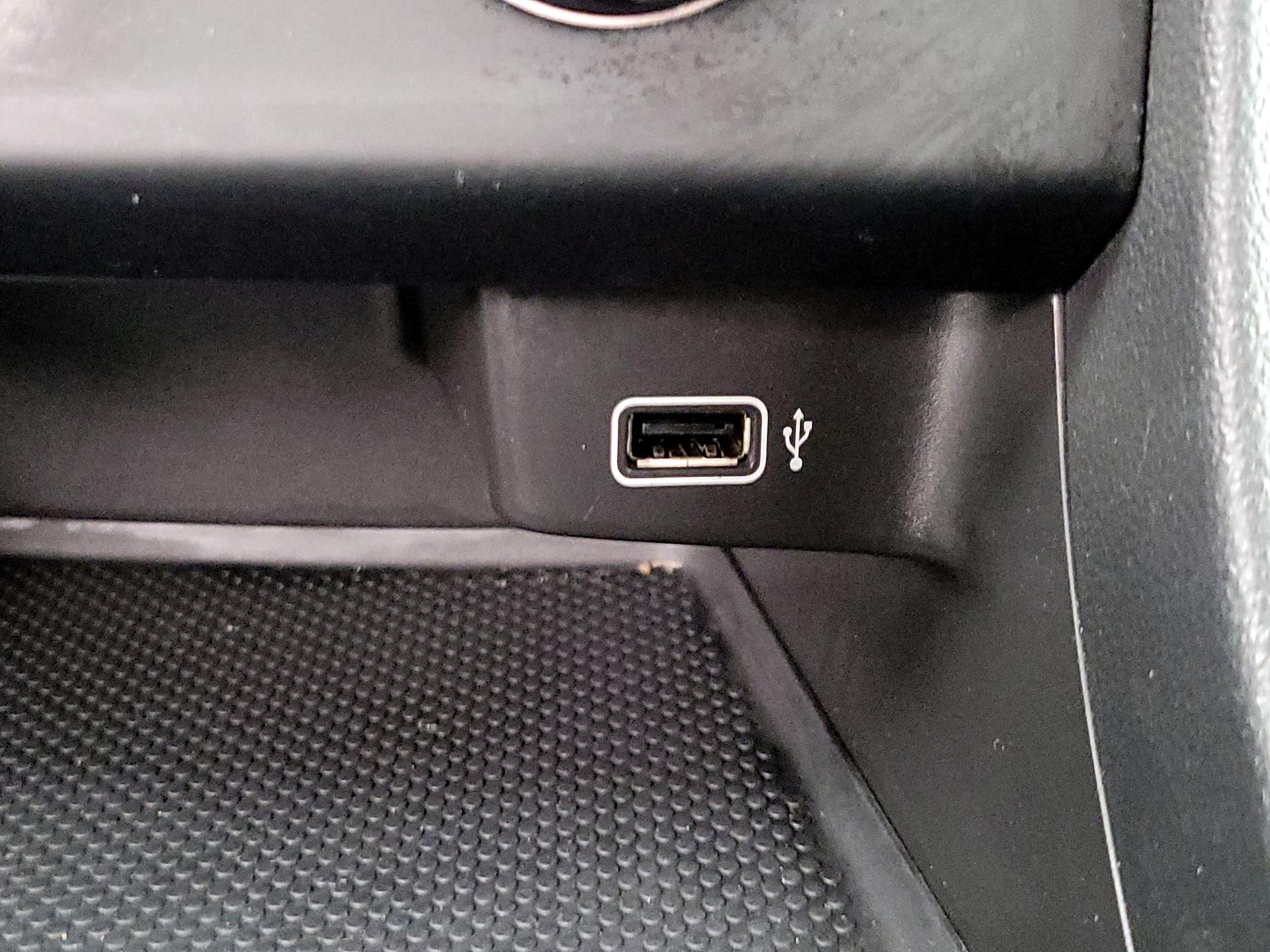 Thumbnail: 2019 Volkswagen Jetta - 18