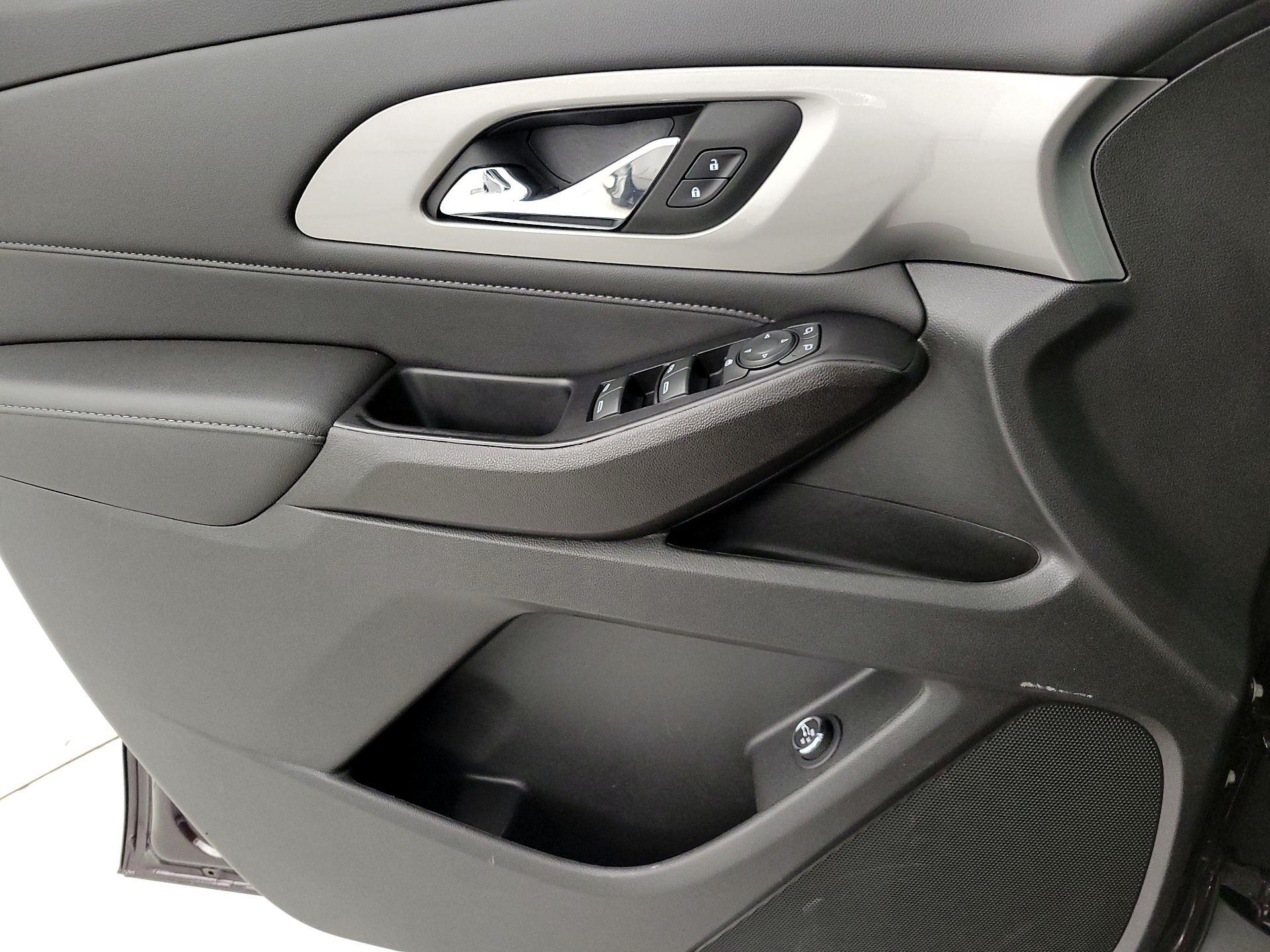 Thumbnail: 2023 Chevrolet Traverse - 12