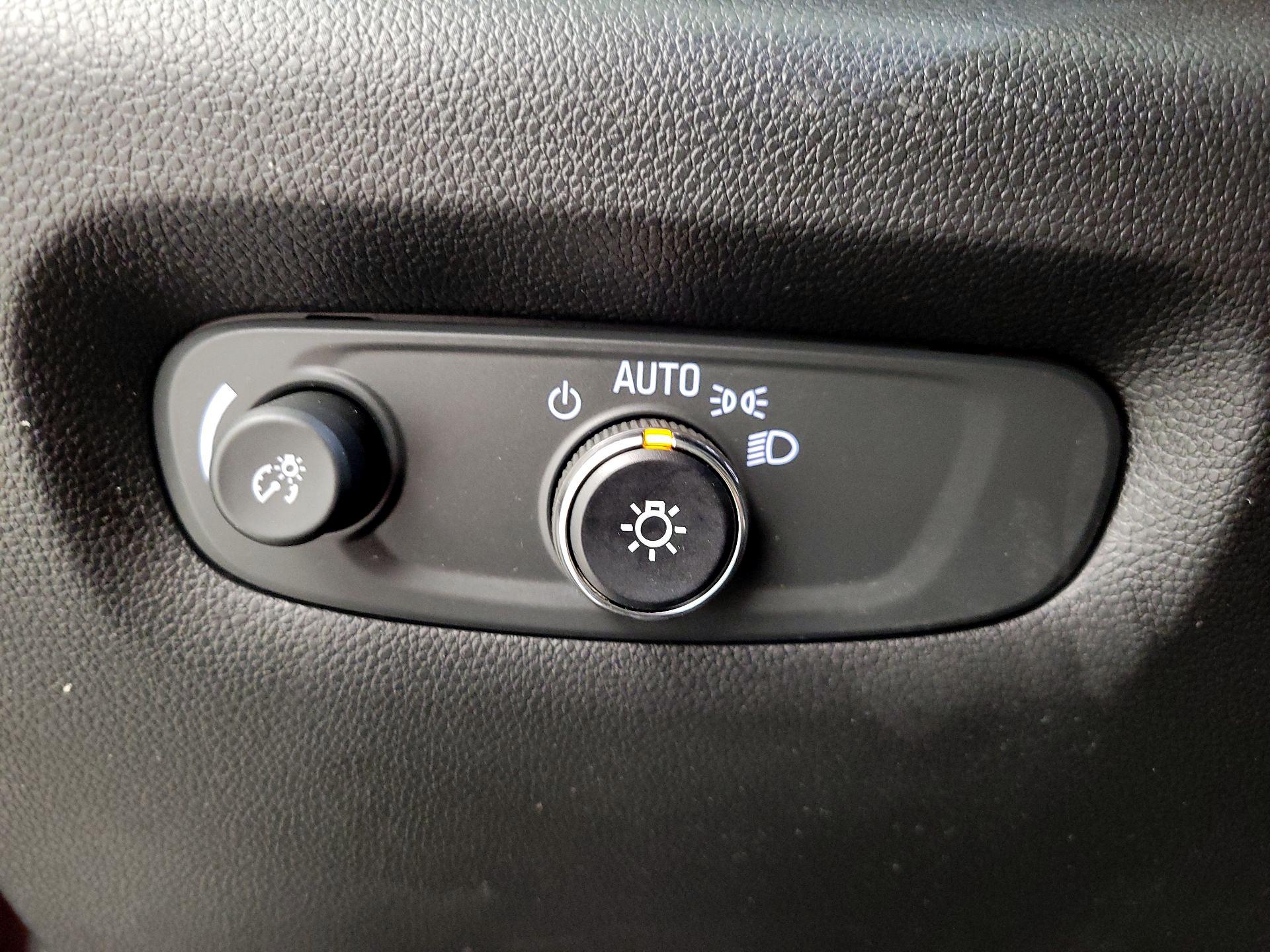 Thumbnail: 2023 Chevrolet Traverse - 13