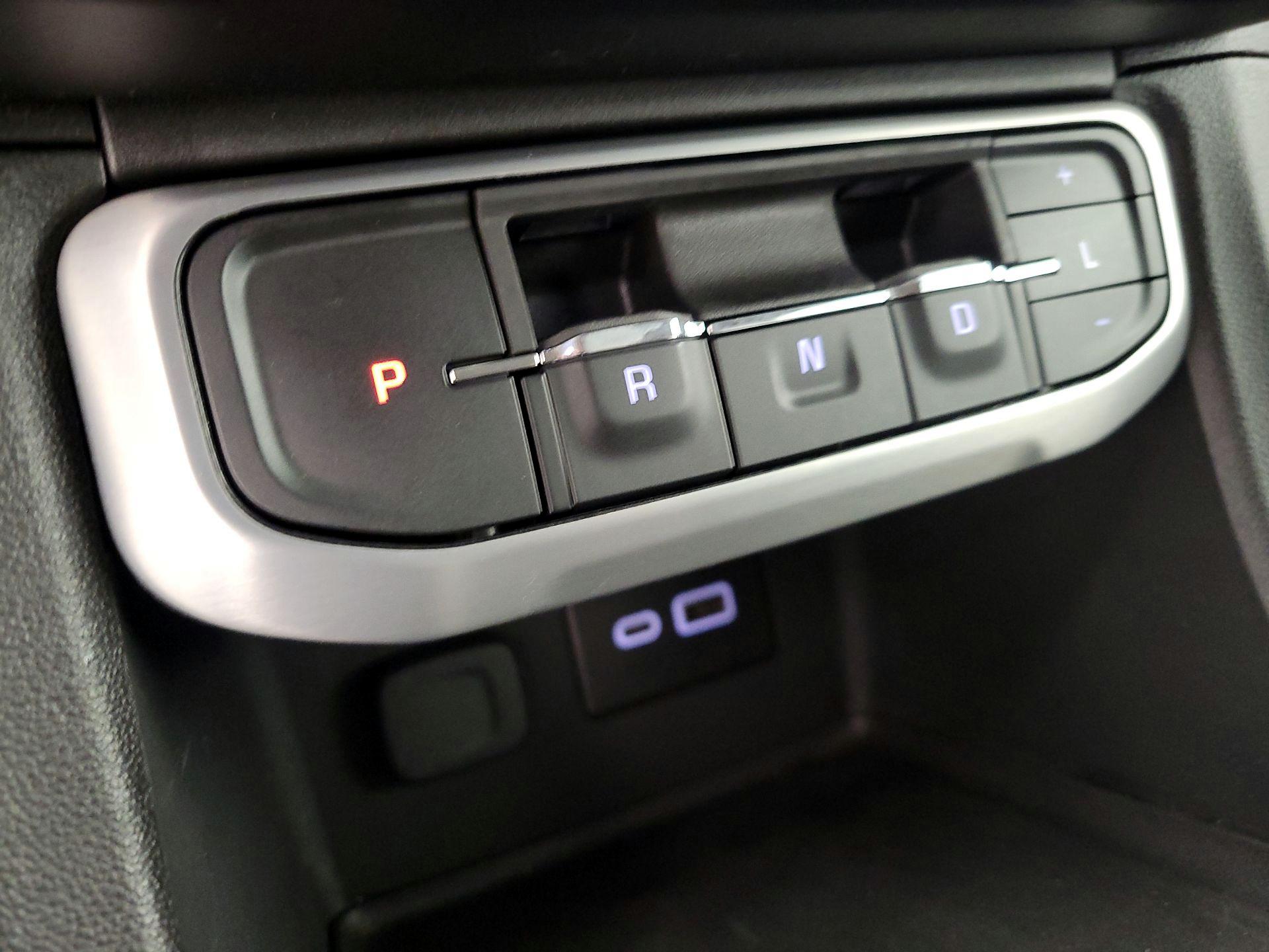 Thumbnail: 2023 GMC Acadia - 17