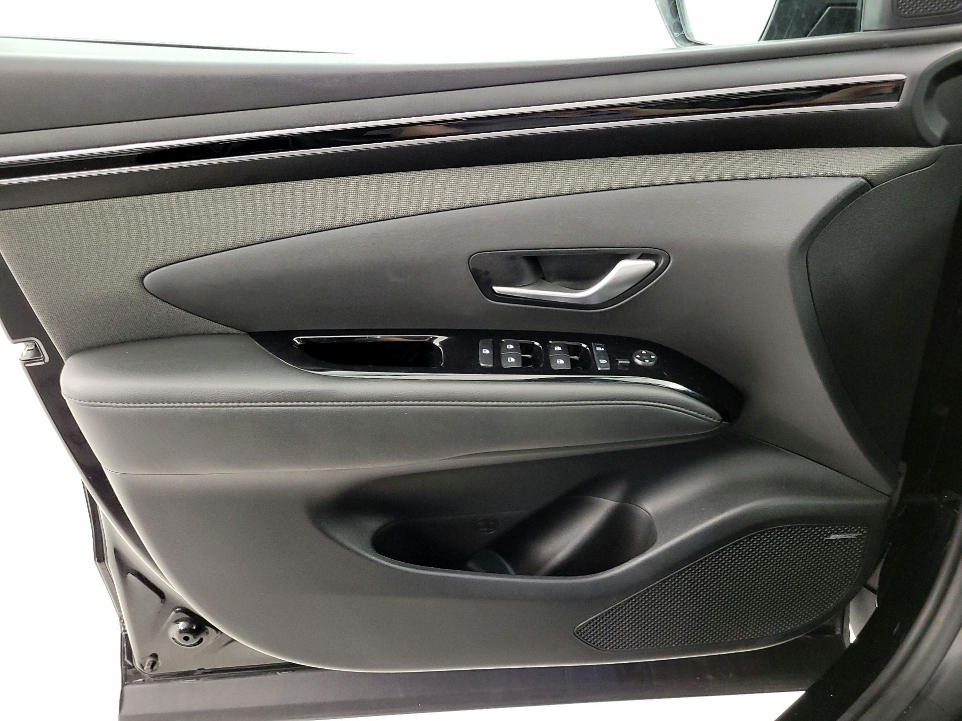 Thumbnail: 2023 Hyundai Santa Cruz - 12