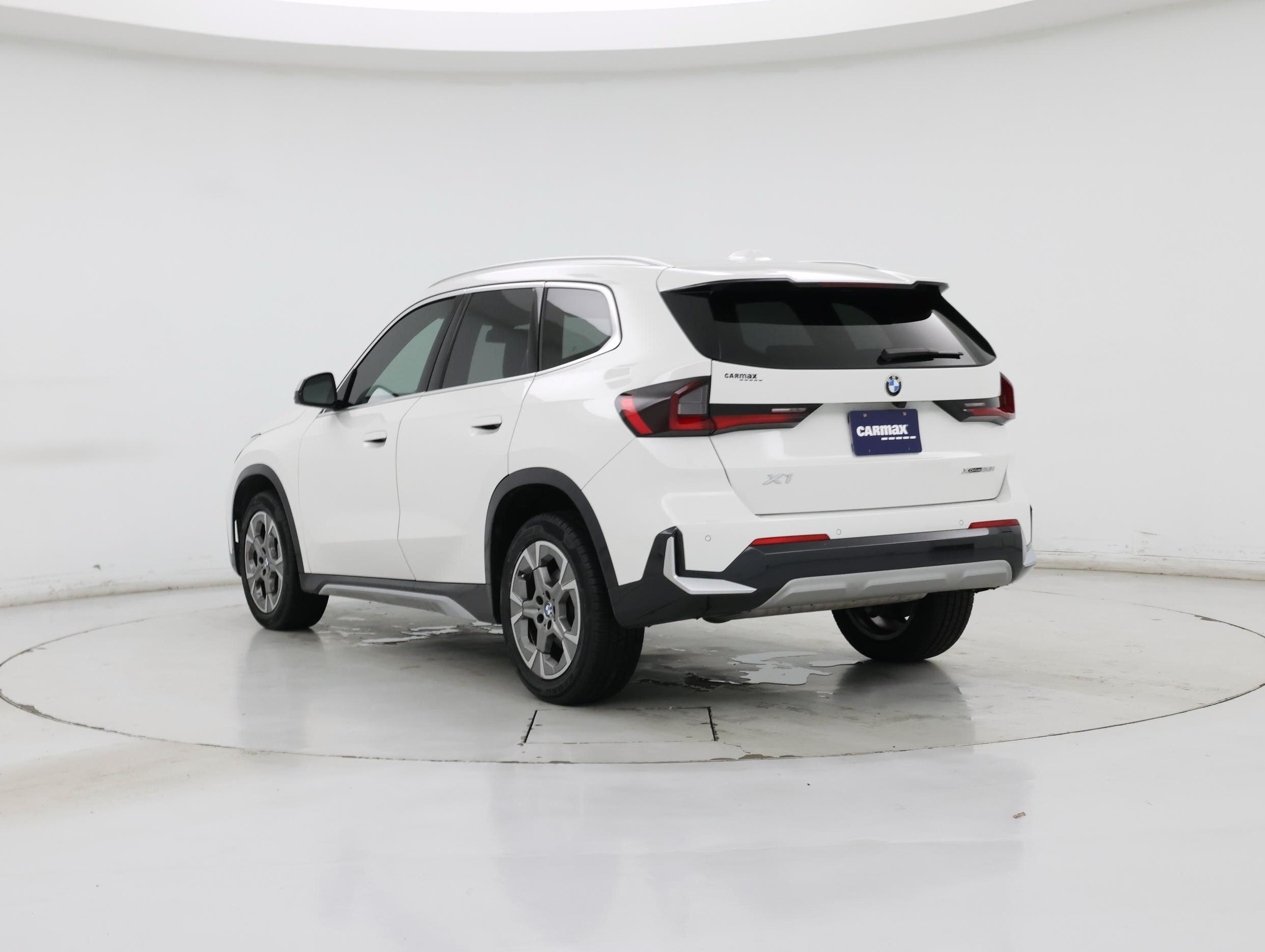 Thumbnail: 2023 BMW X1 - 2
