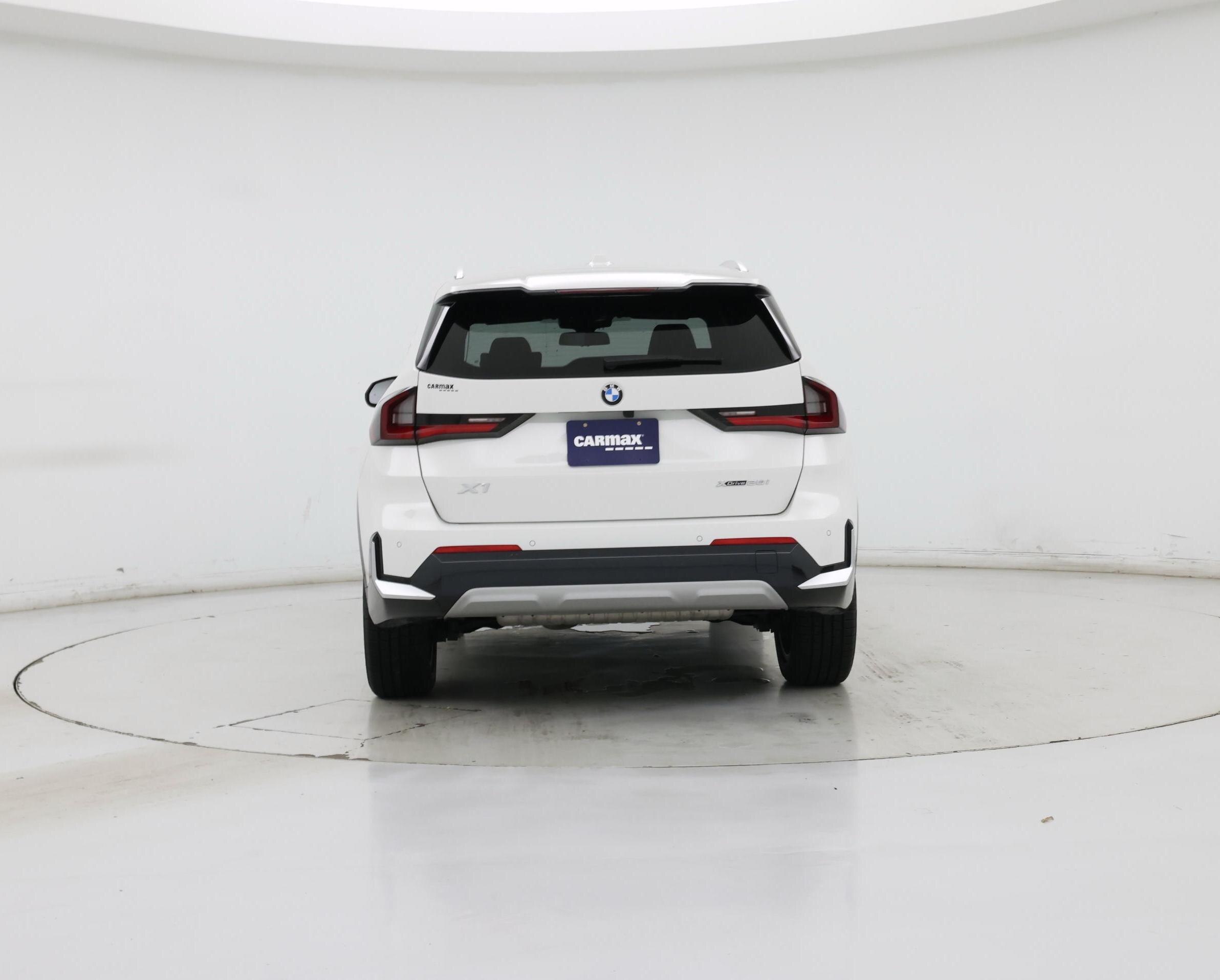 Thumbnail: 2023 BMW X1 - 6