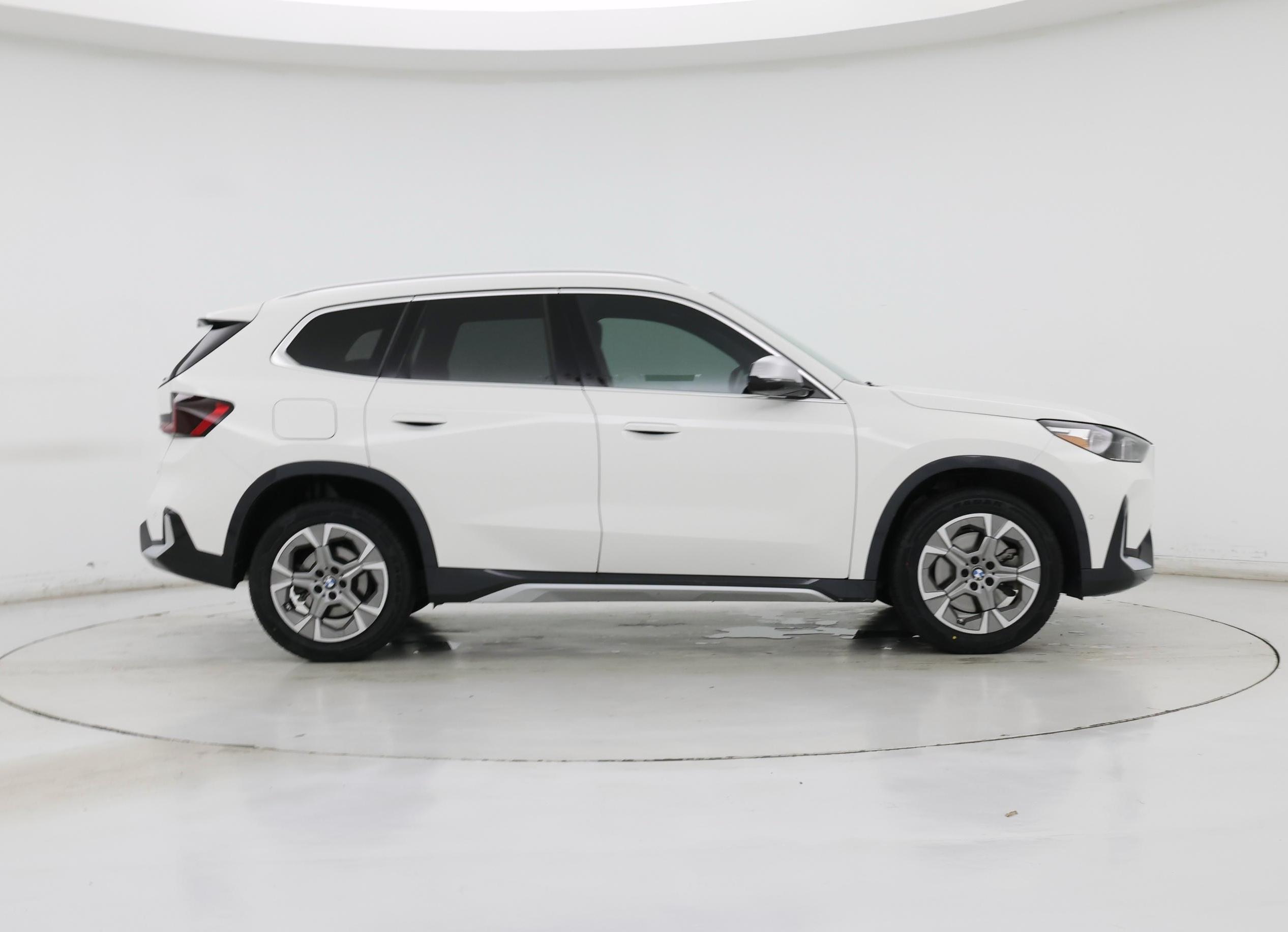 Thumbnail: 2023 BMW X1 - 7