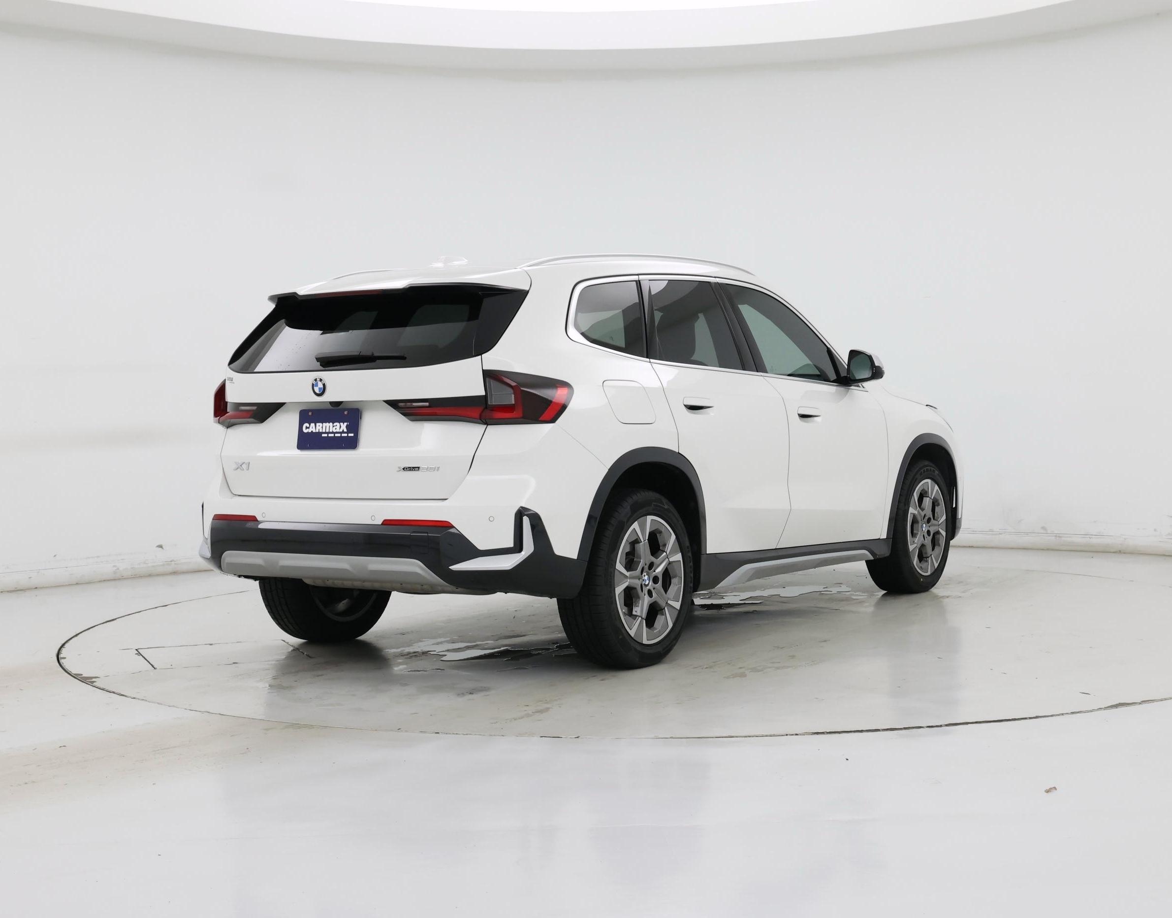 Thumbnail: 2023 BMW X1 - 8