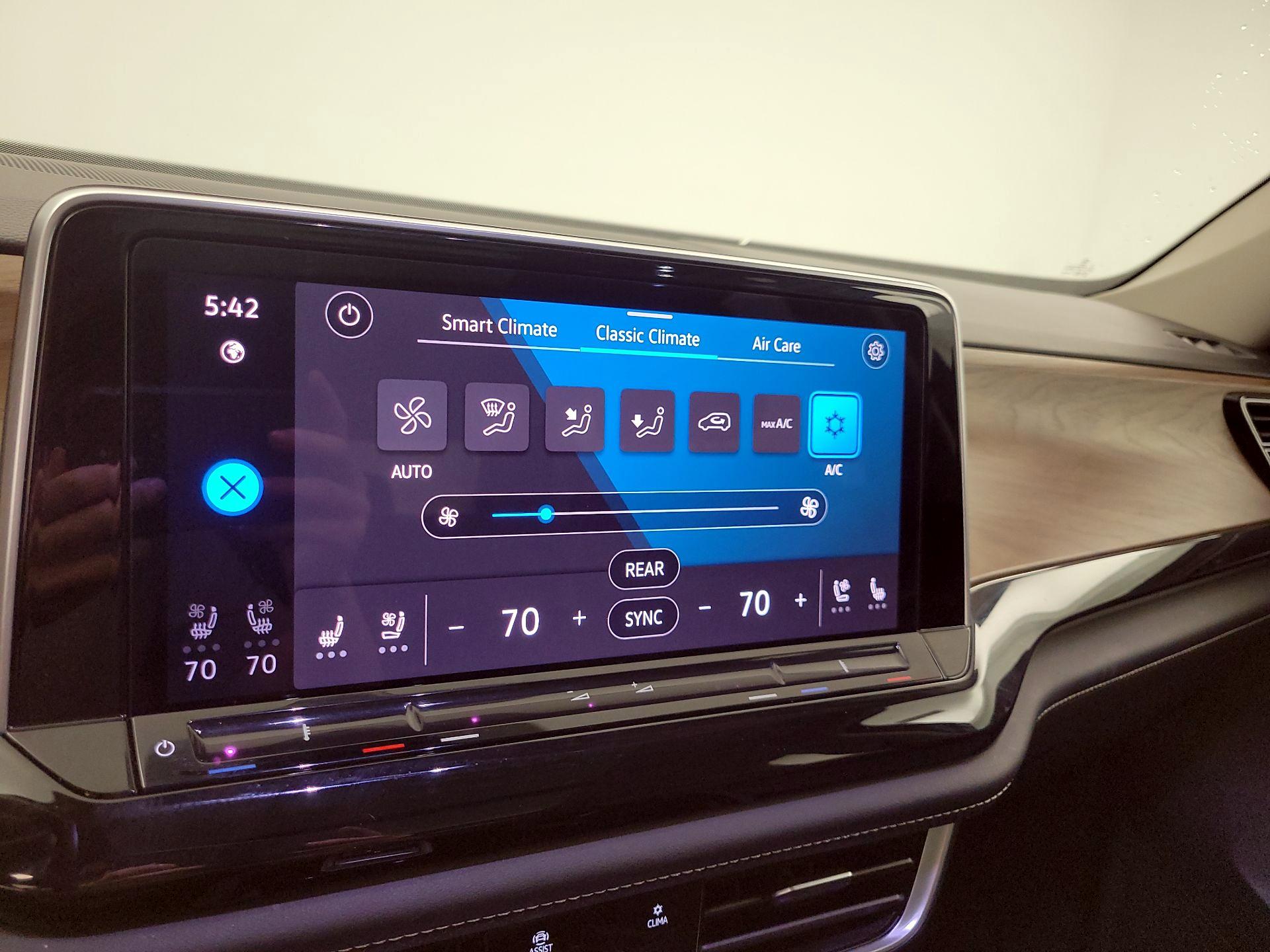 Thumbnail: 2025 Volkswagen Atlas - 16