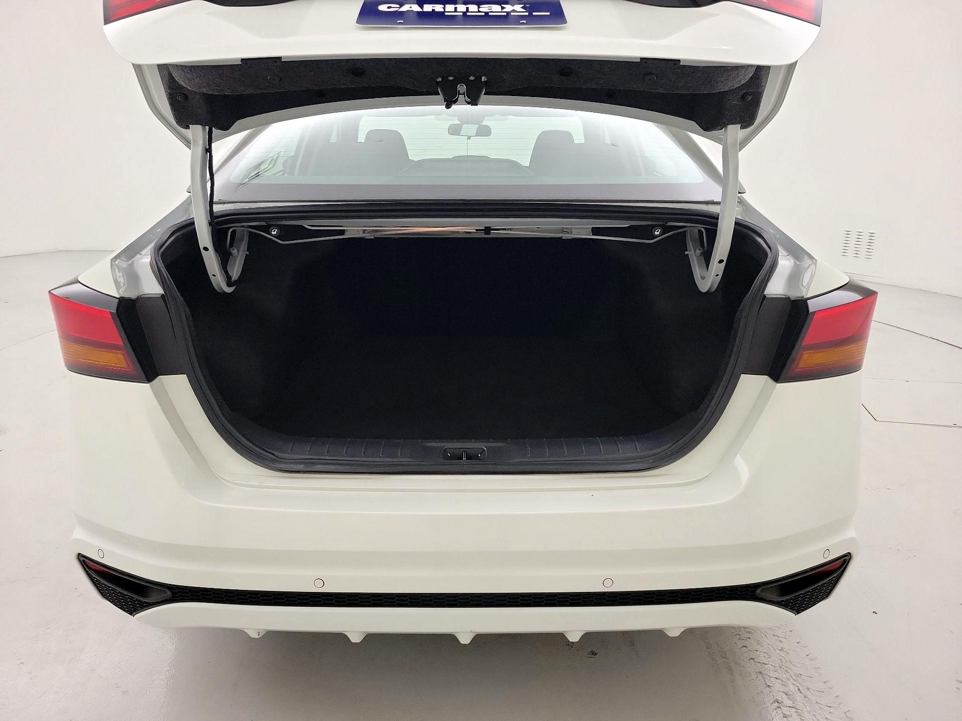 Thumbnail: 2024 Nissan Altima - 20