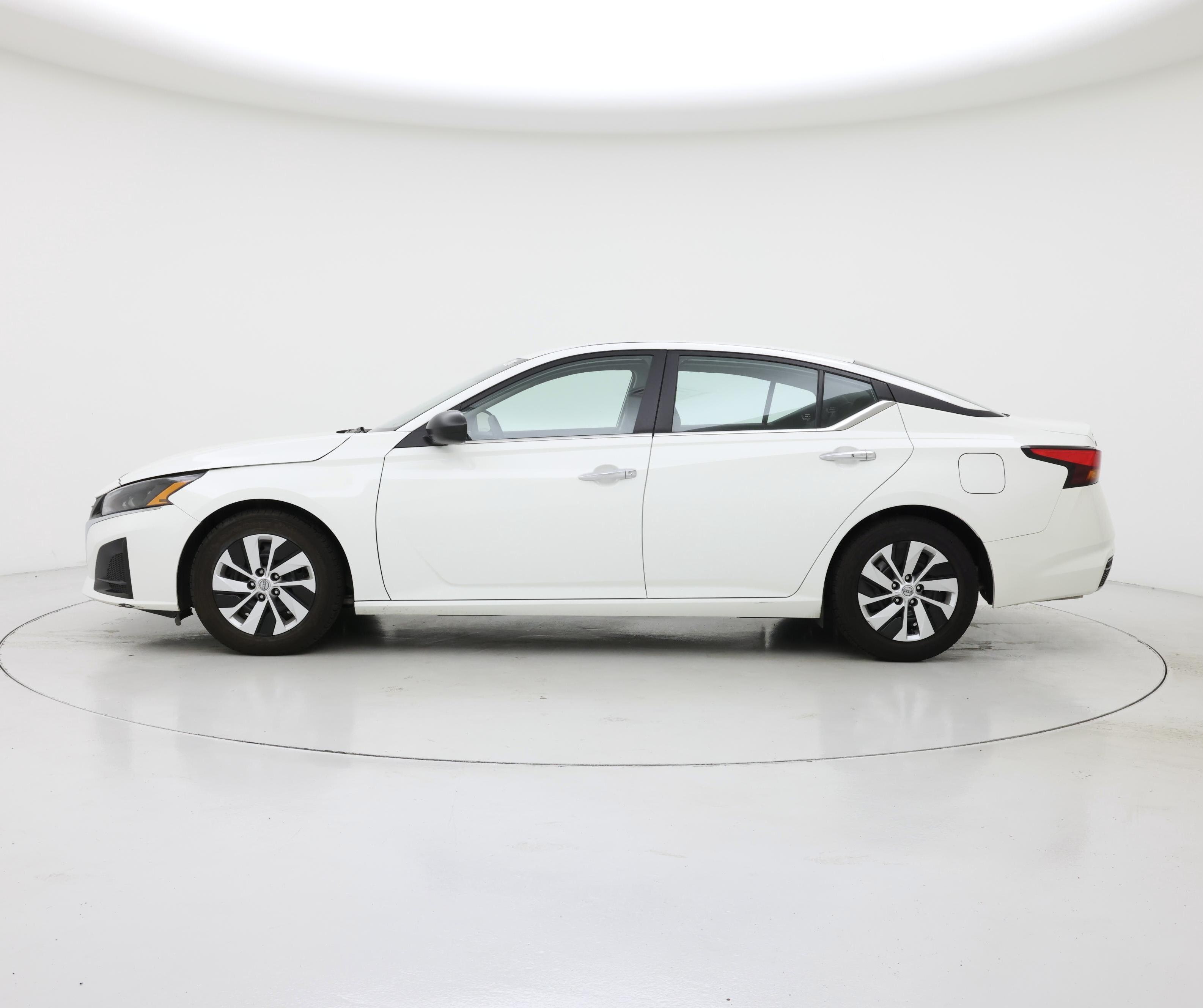 Thumbnail: 2024 Nissan Altima - 3