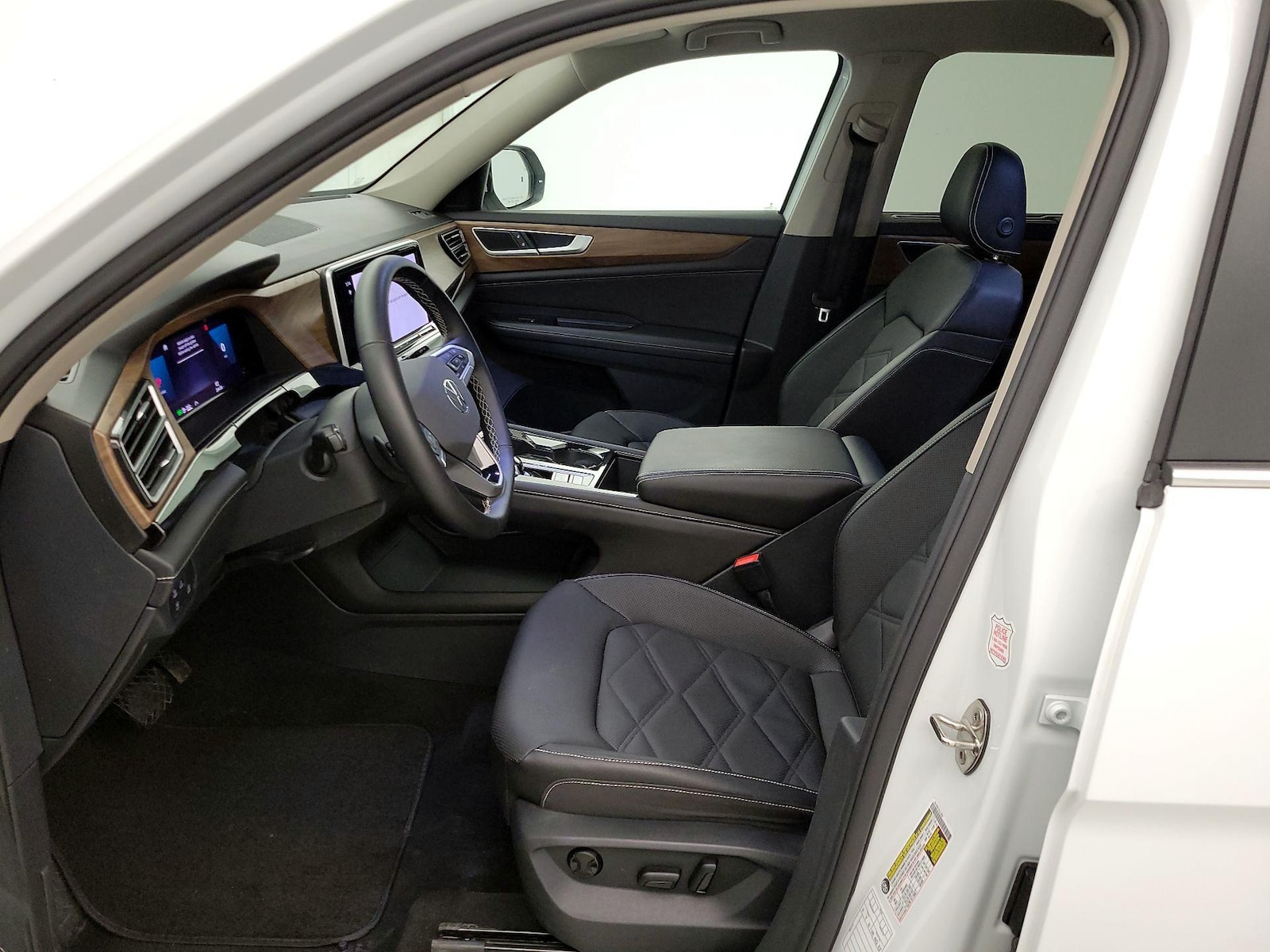 2025 Volkswagen Atlas 12