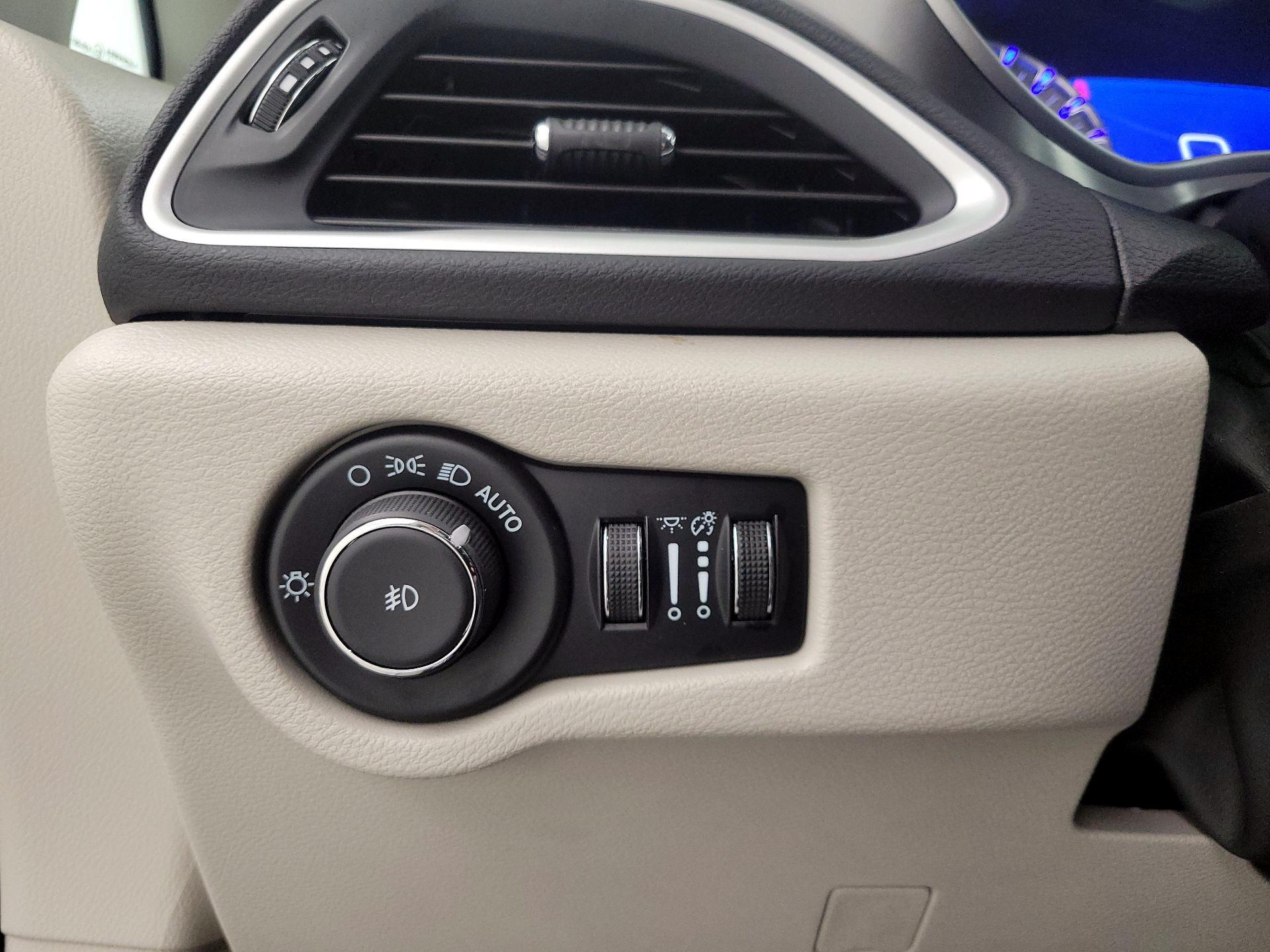 Thumbnail: 2024 Chrysler Pacifica - 13