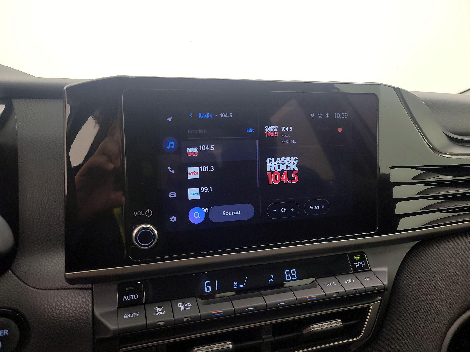 Thumbnail: 2025 Toyota Camry - 15