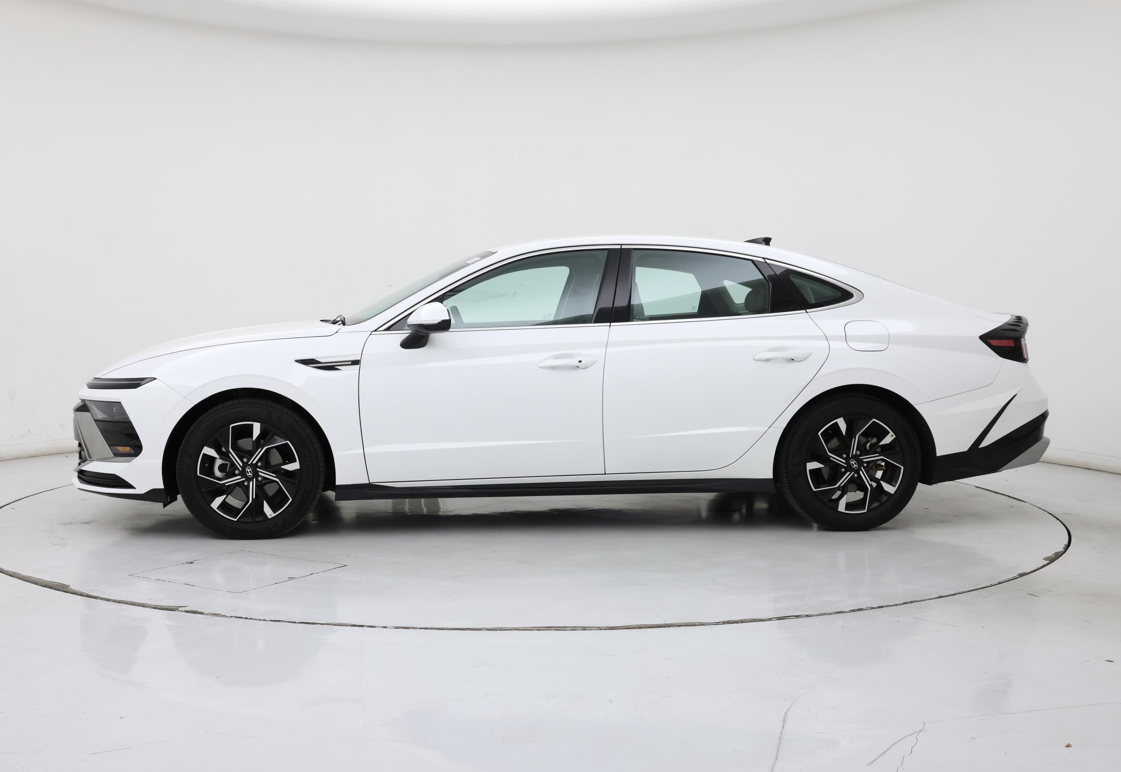 Thumbnail: 2025 Hyundai Sonata - 3